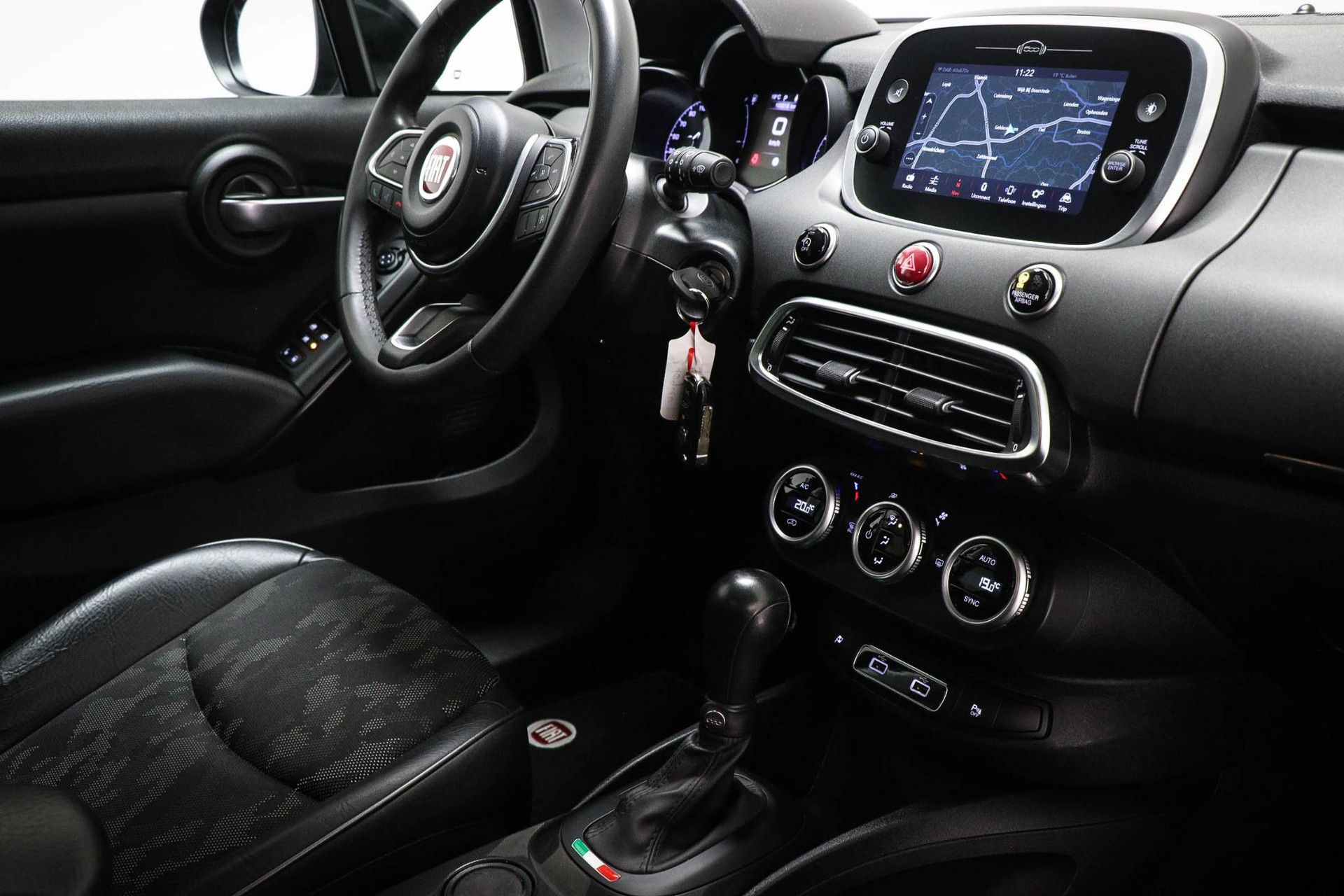 Fiat 500X met kenteken Z-109-LV – autofoto 3