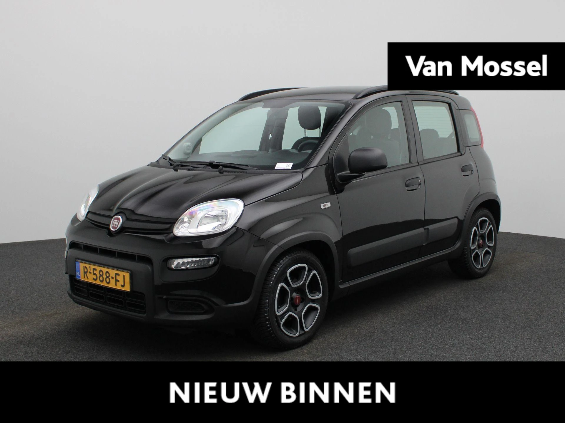Fiat Panda met kenteken R-588-FJ – autofoto 2