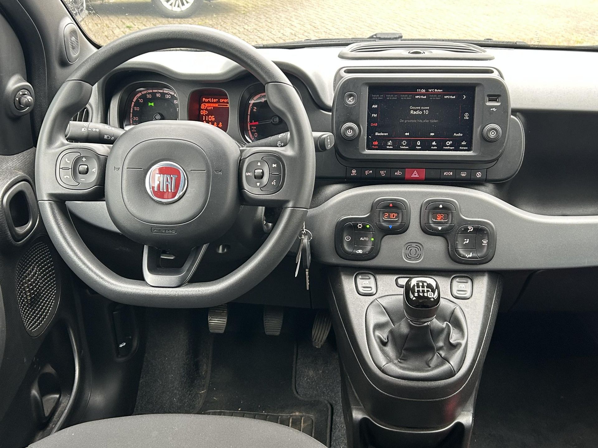 Fiat Panda met kenteken T-410-BH – autofoto 3