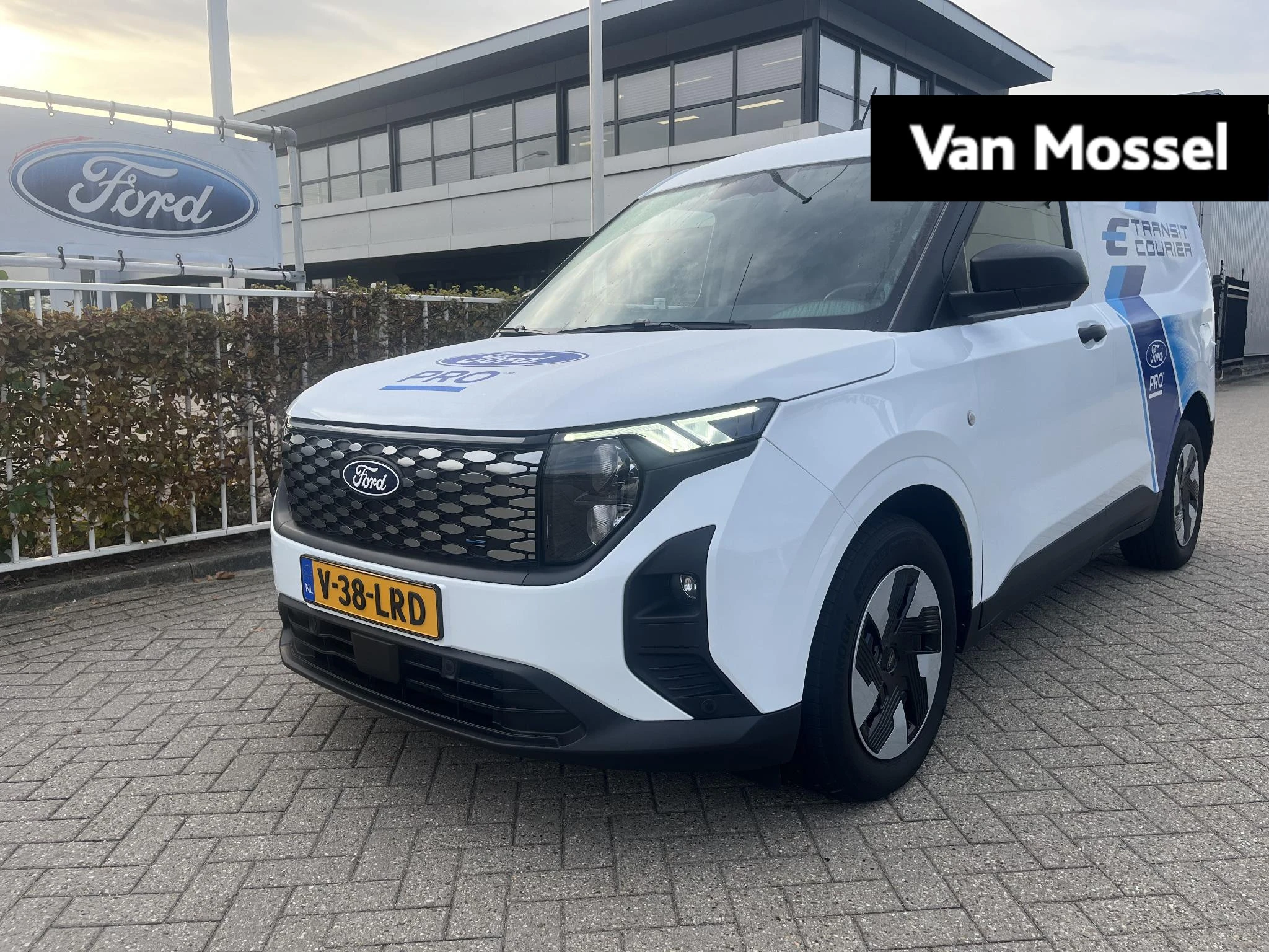 Ford E-Transit – autofoto 2
