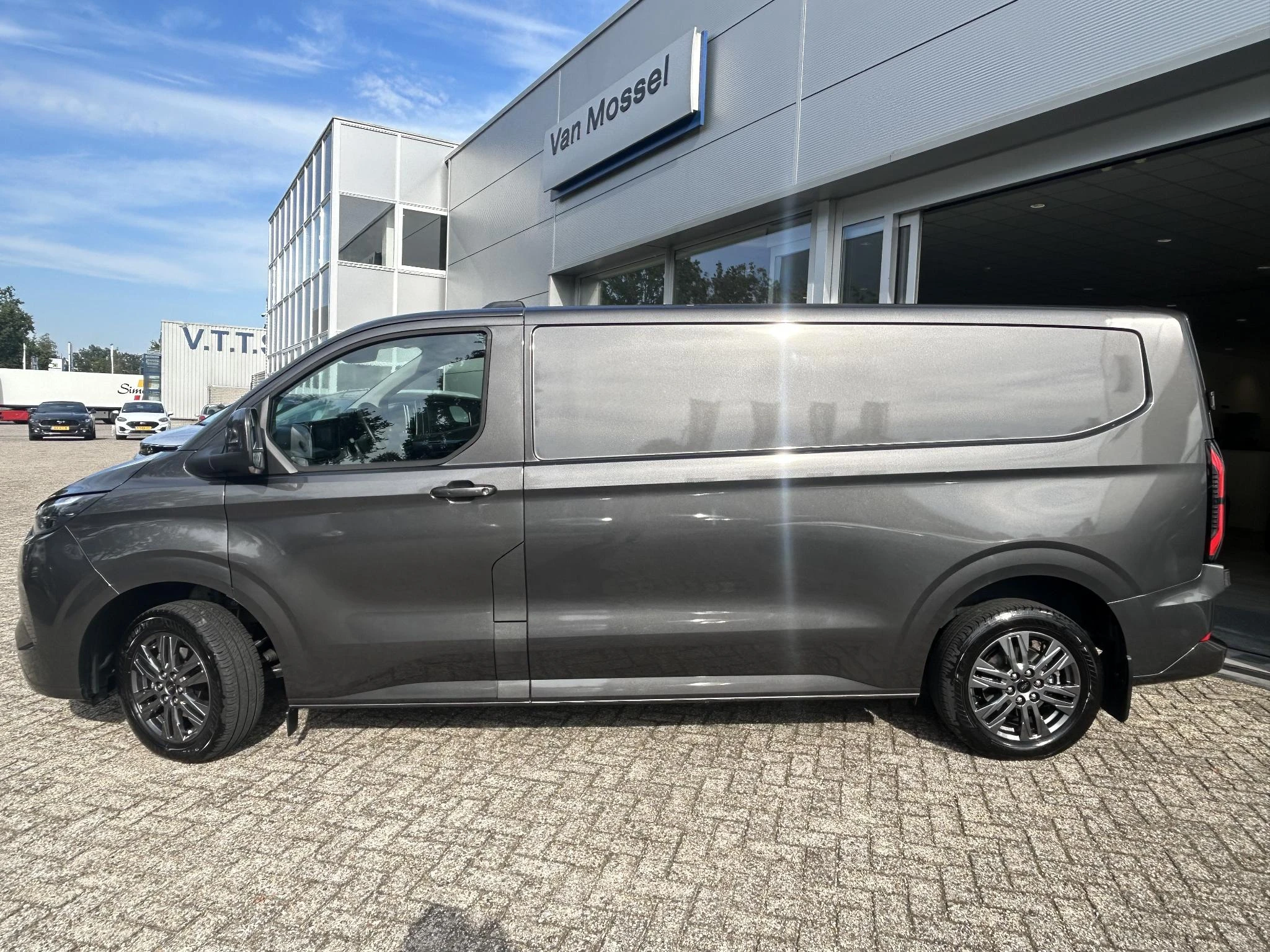 Ford E-Transit – autofoto 4
