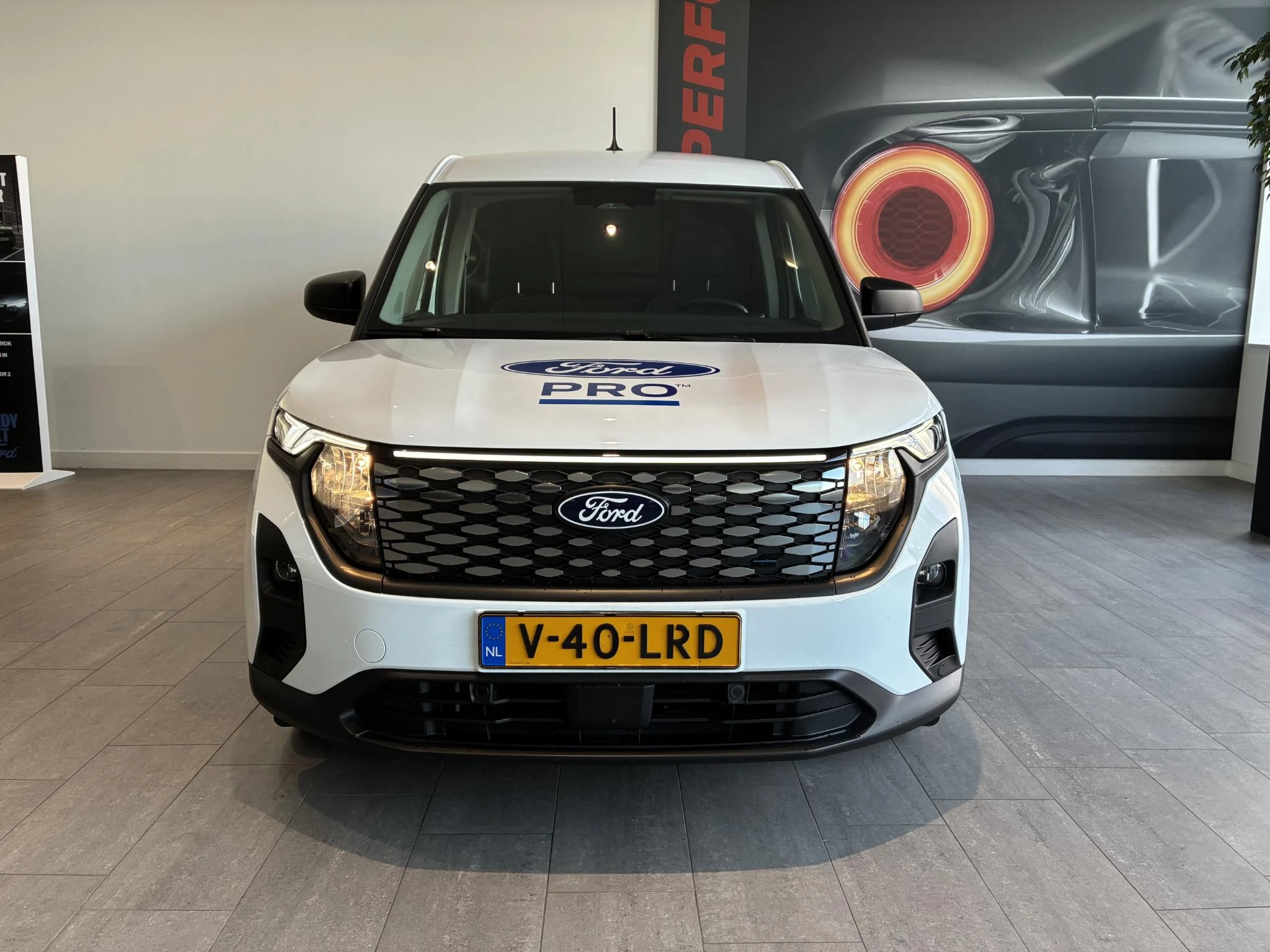 Ford E-TransitCourier – autofoto 4