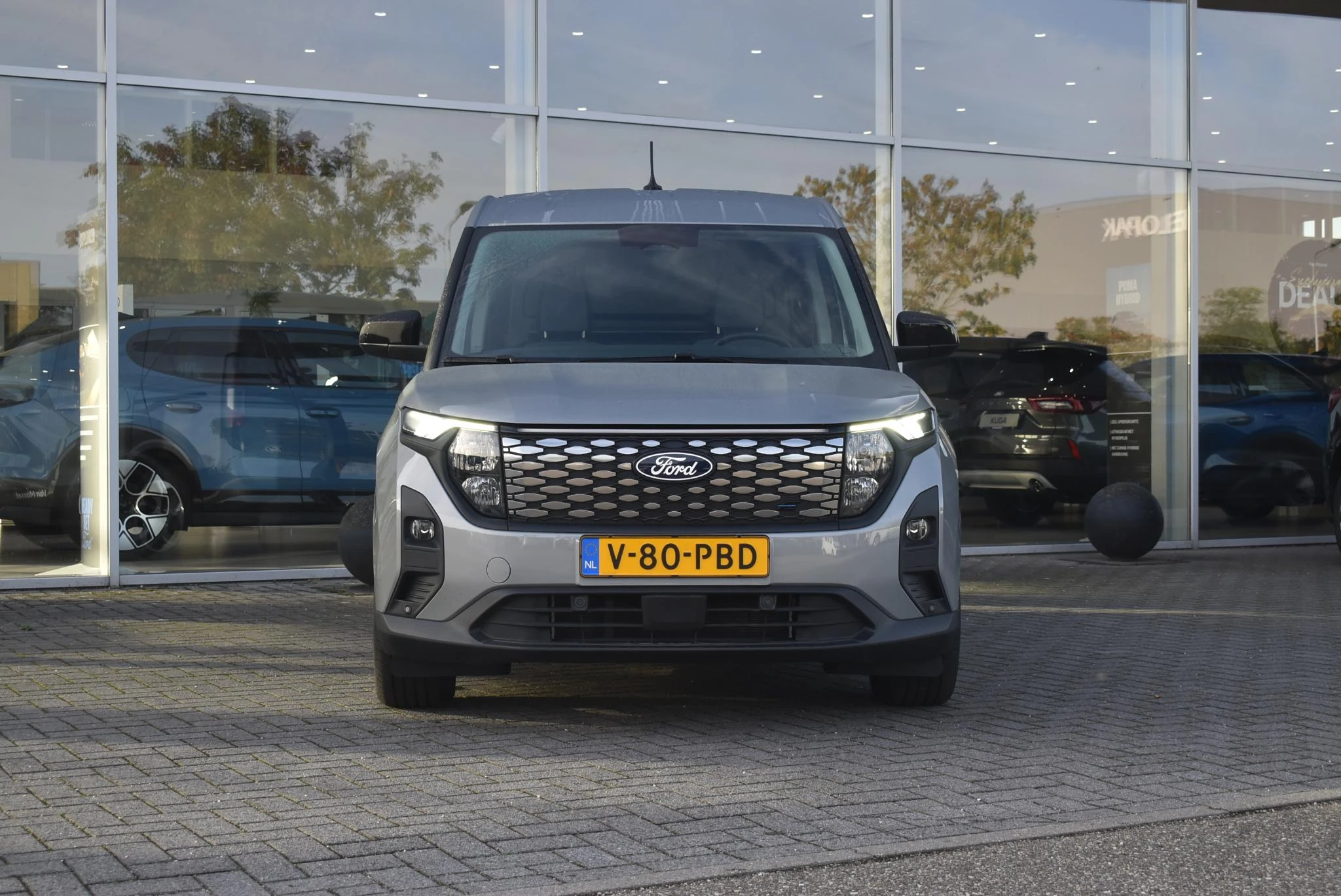 Ford E-TransitCourier – autofoto 4