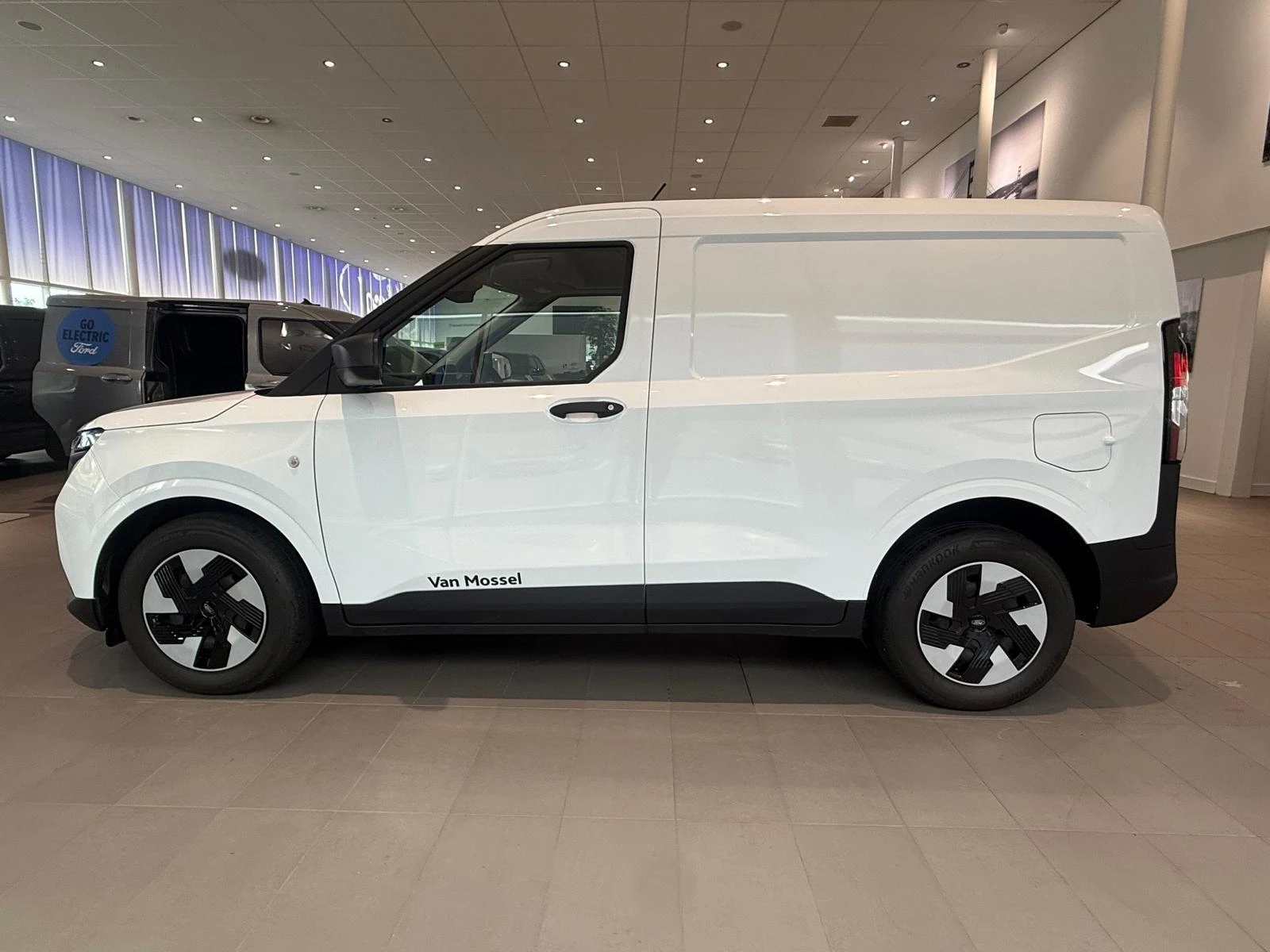 Ford E-TransitCourier – autofoto 4