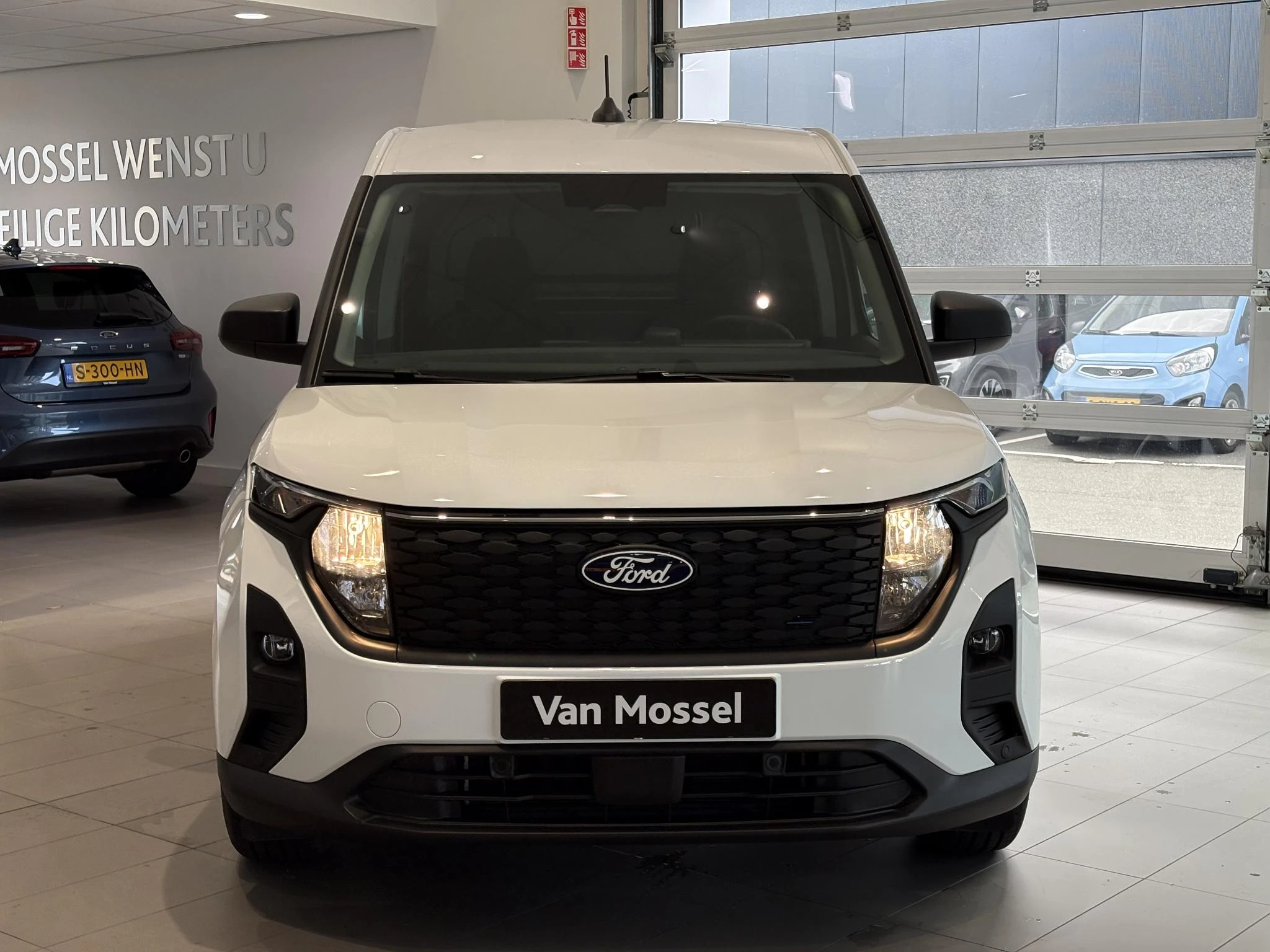 Ford E-TransitCourier – autofoto 5