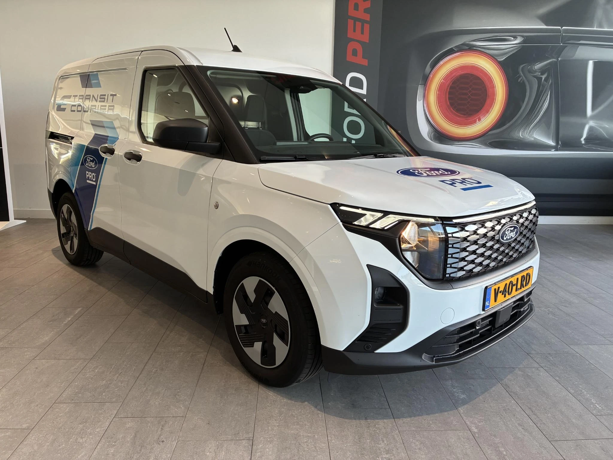 Ford E-TransitCourier – autofoto 5