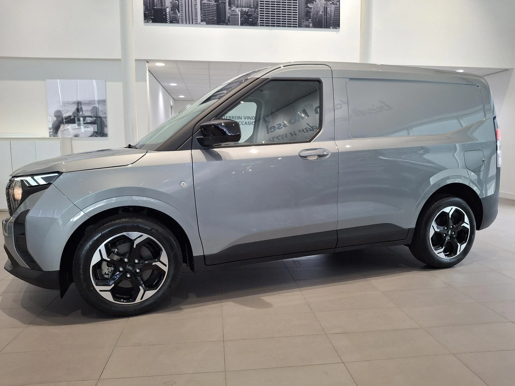Ford E-TransitCourier – autofoto 5