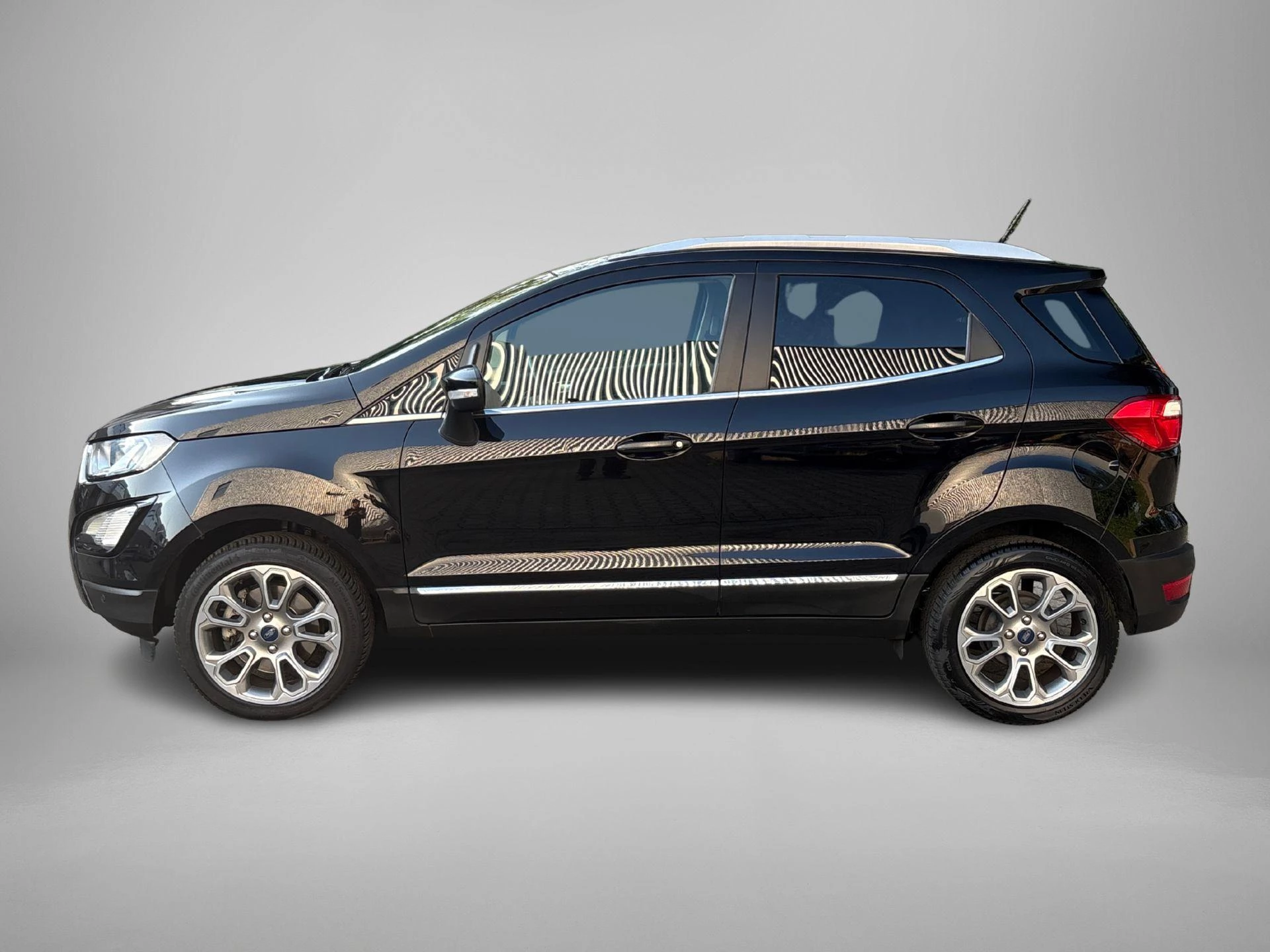 Ford EcoSport met kenteken 76100 – autofoto 4
