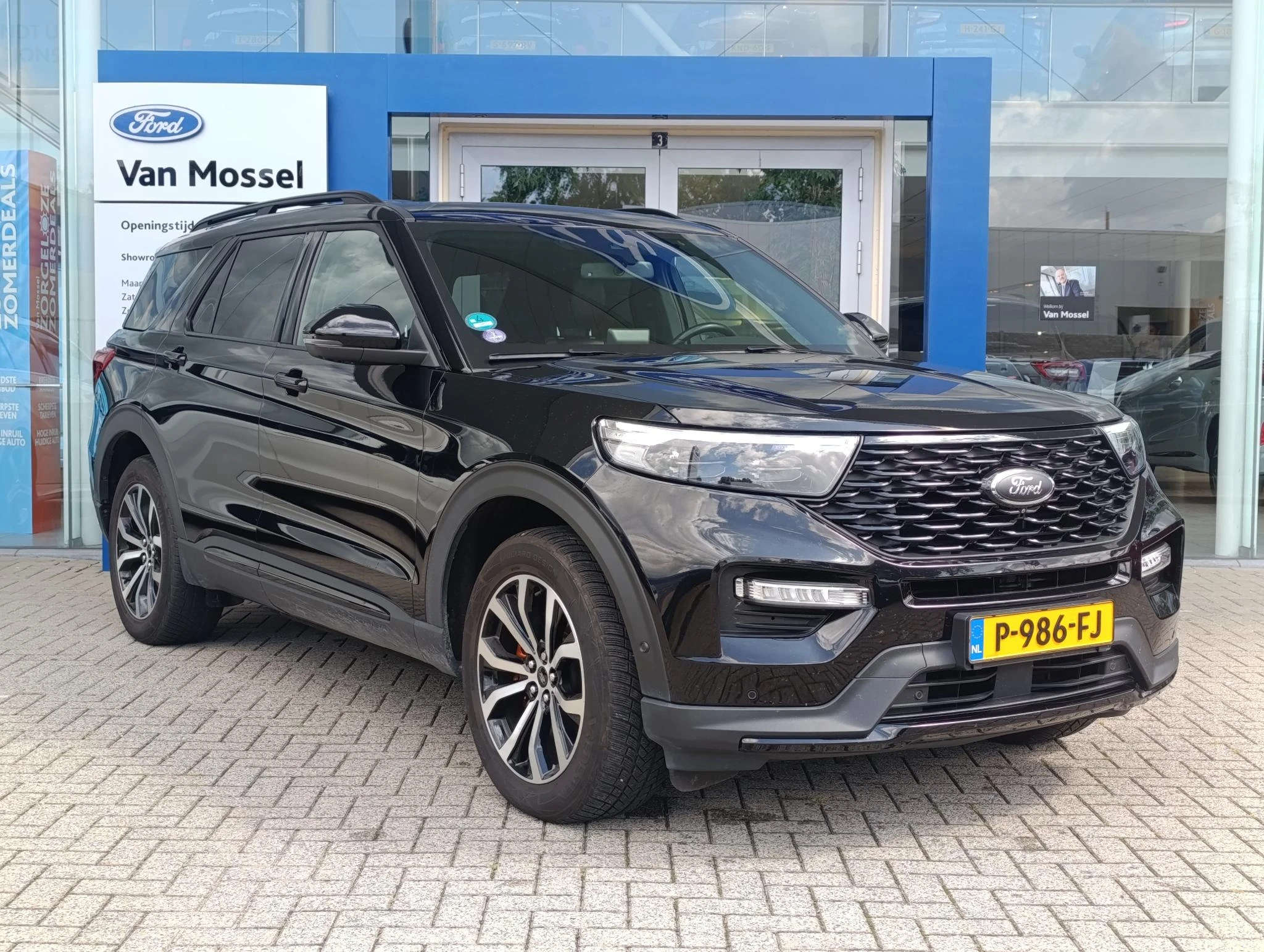 Ford Explorer met kenteken 42 – autofoto 4