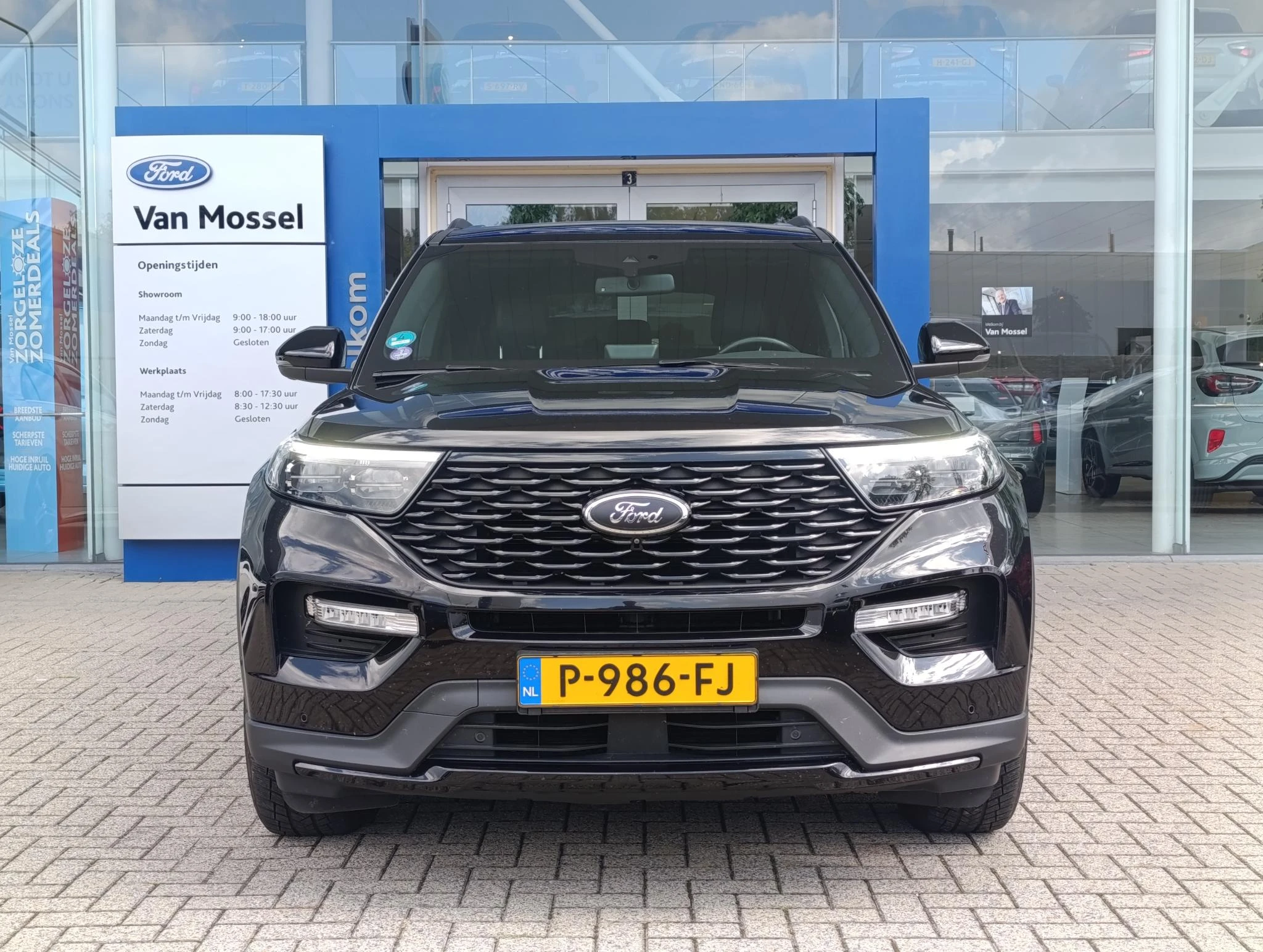 Ford Explorer met kenteken 42 – autofoto 5