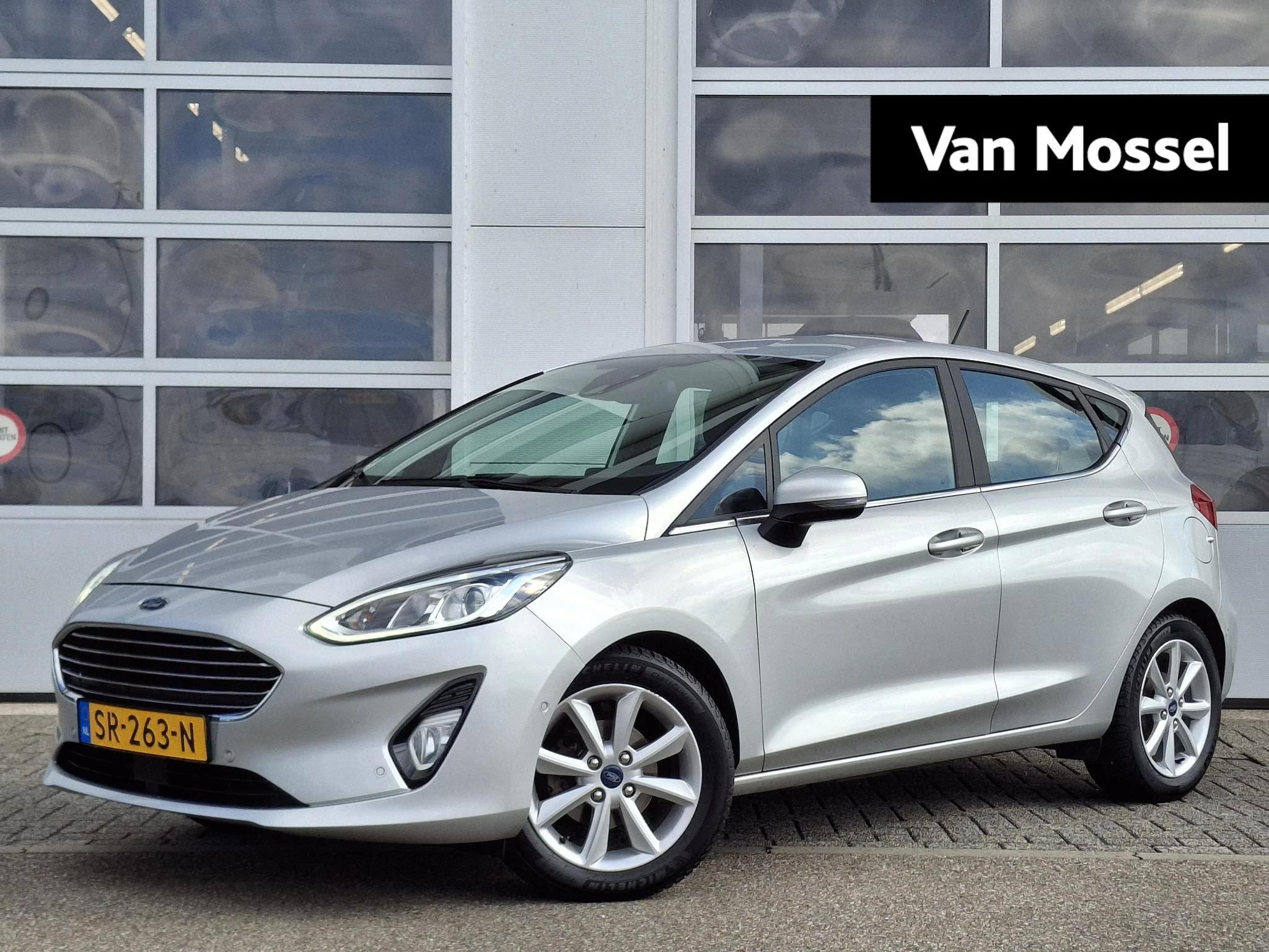 Ford Fiesta met kenteken 43100 – autofoto 2