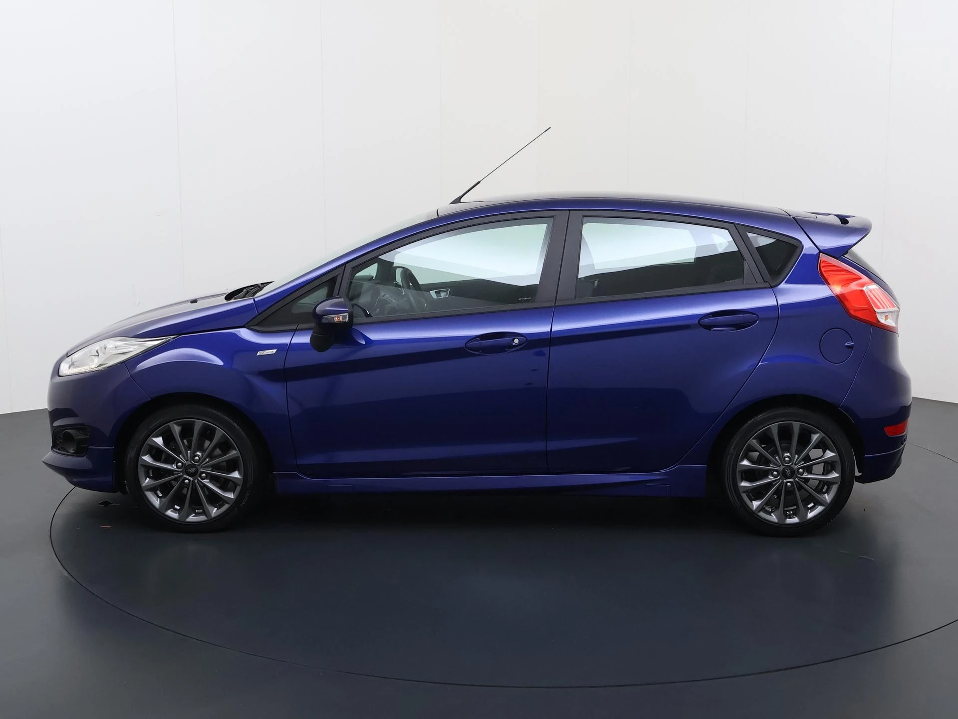 Ford Fiesta met kenteken 43100 – autofoto 3