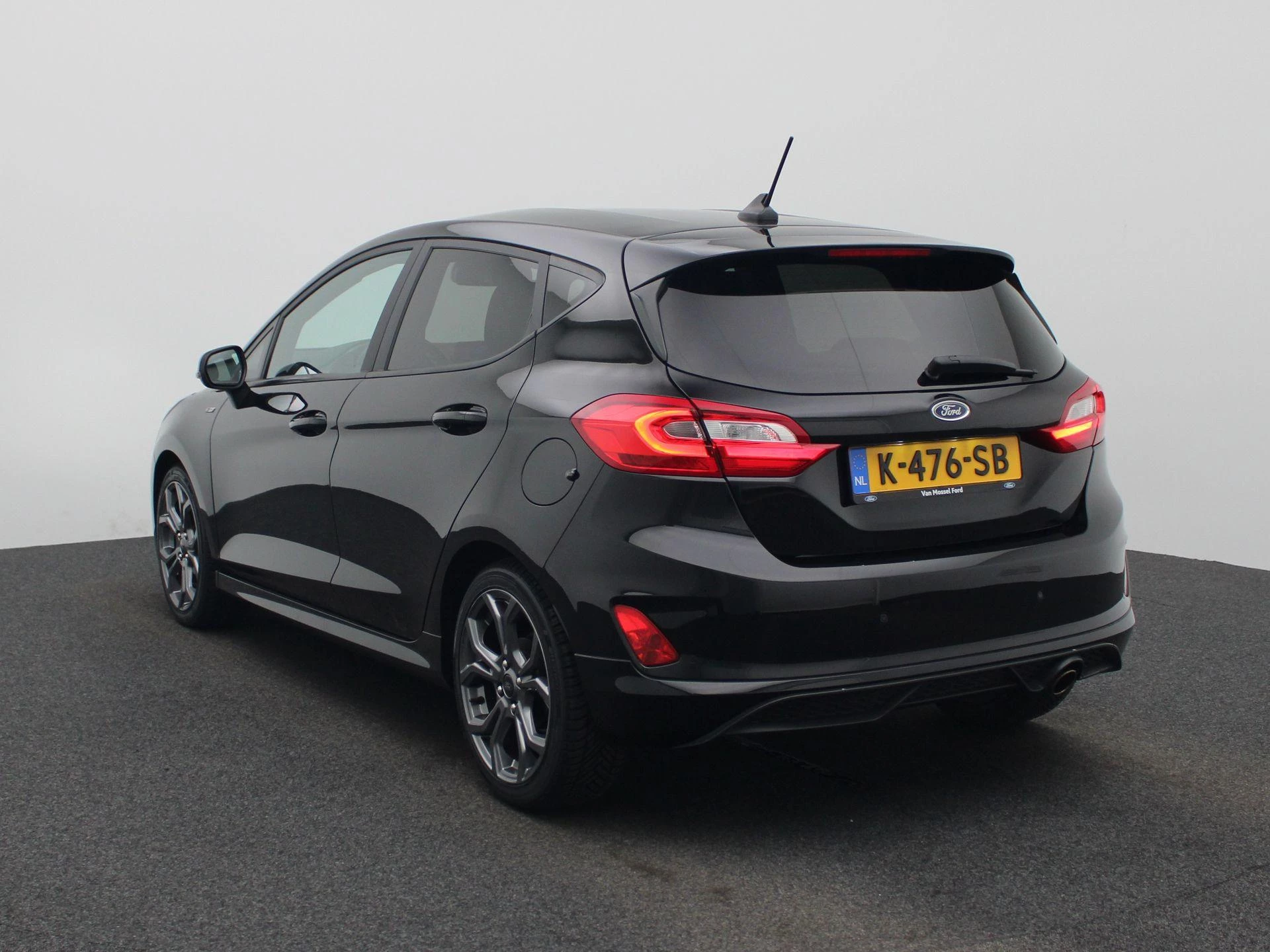 Ford Fiesta met kenteken 50100 – autofoto 3