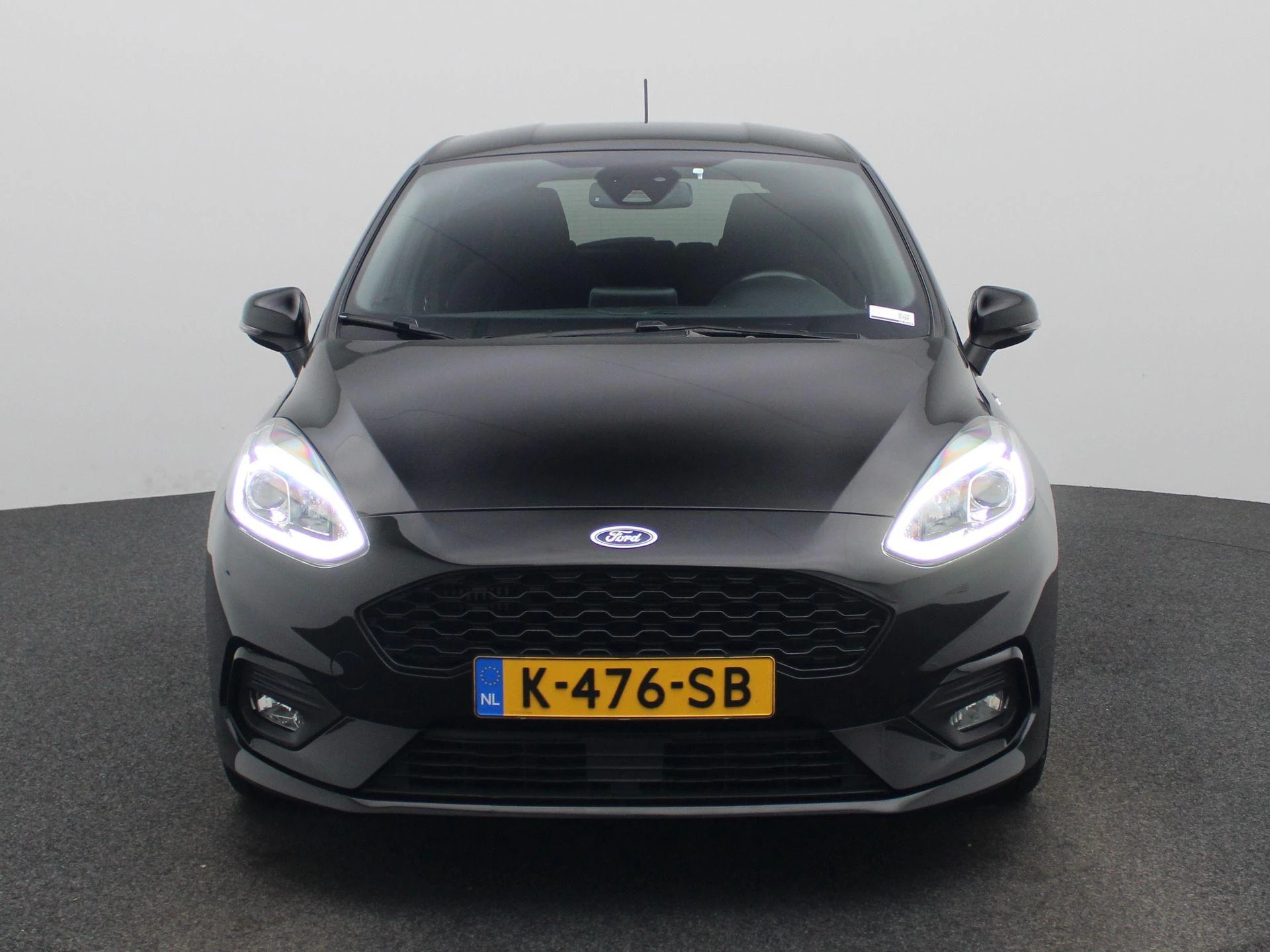 Ford Fiesta met kenteken 50100 – autofoto 4