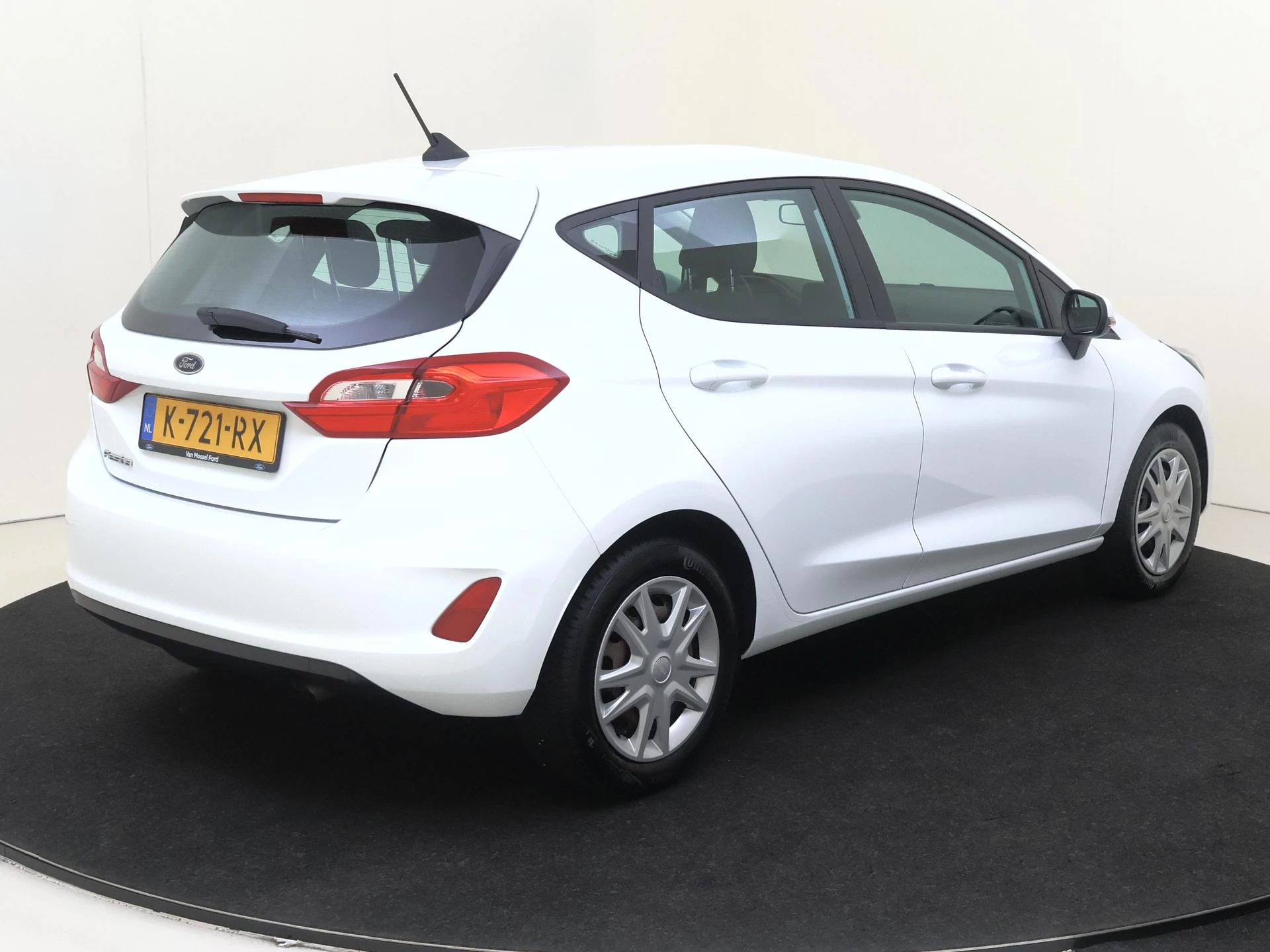 Ford Fiesta met kenteken 50100 – autofoto 5