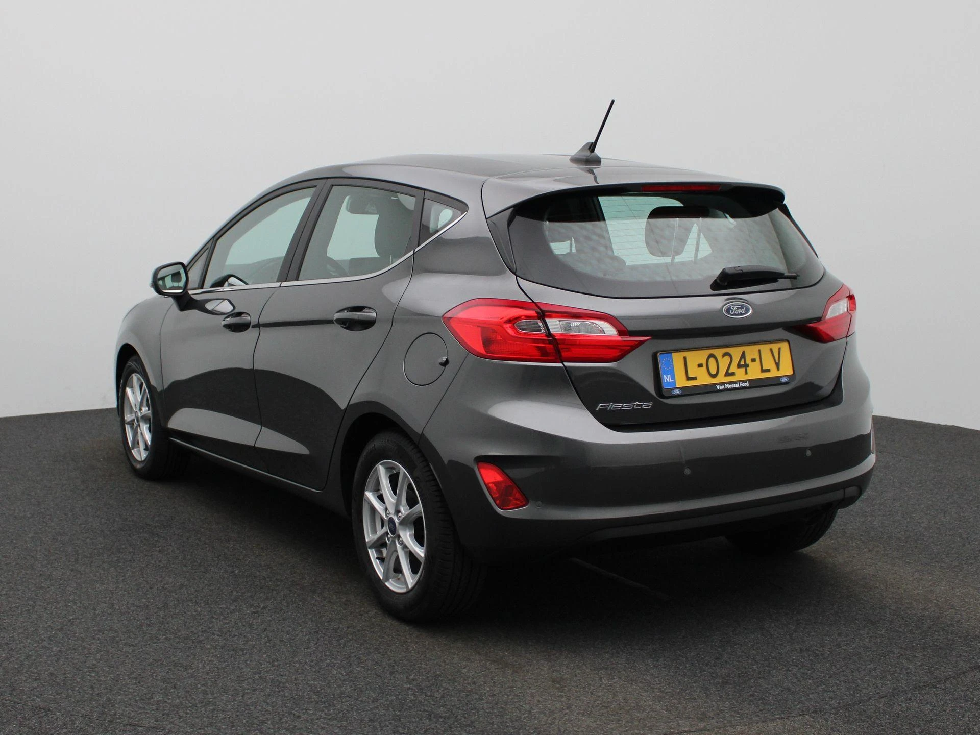 Ford Fiesta met kenteken 75100 – autofoto 3