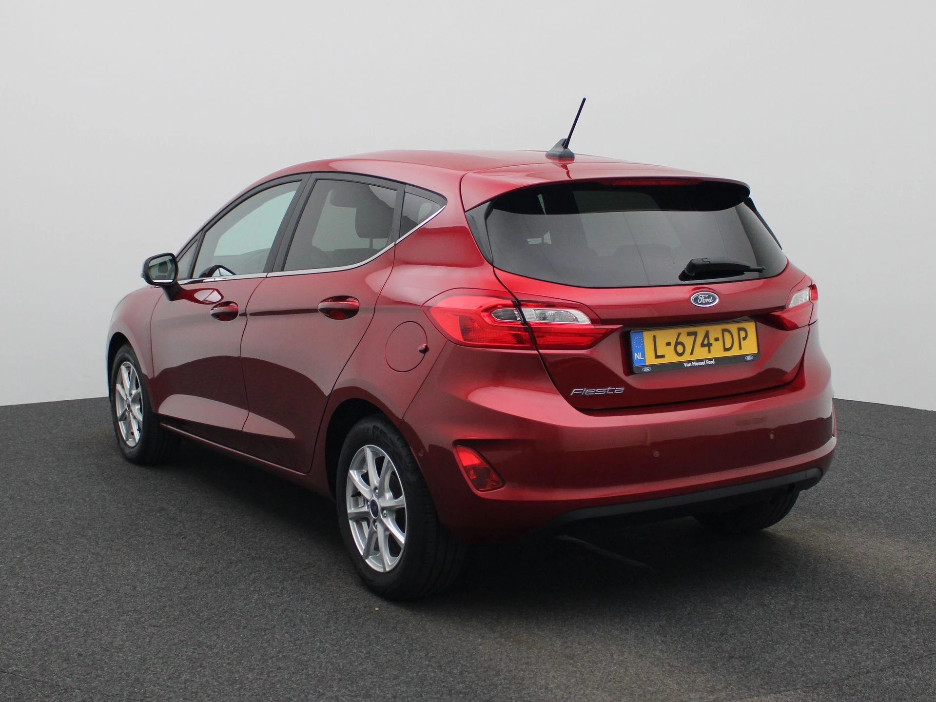 Ford Fiesta met kenteken 75100 – autofoto 3