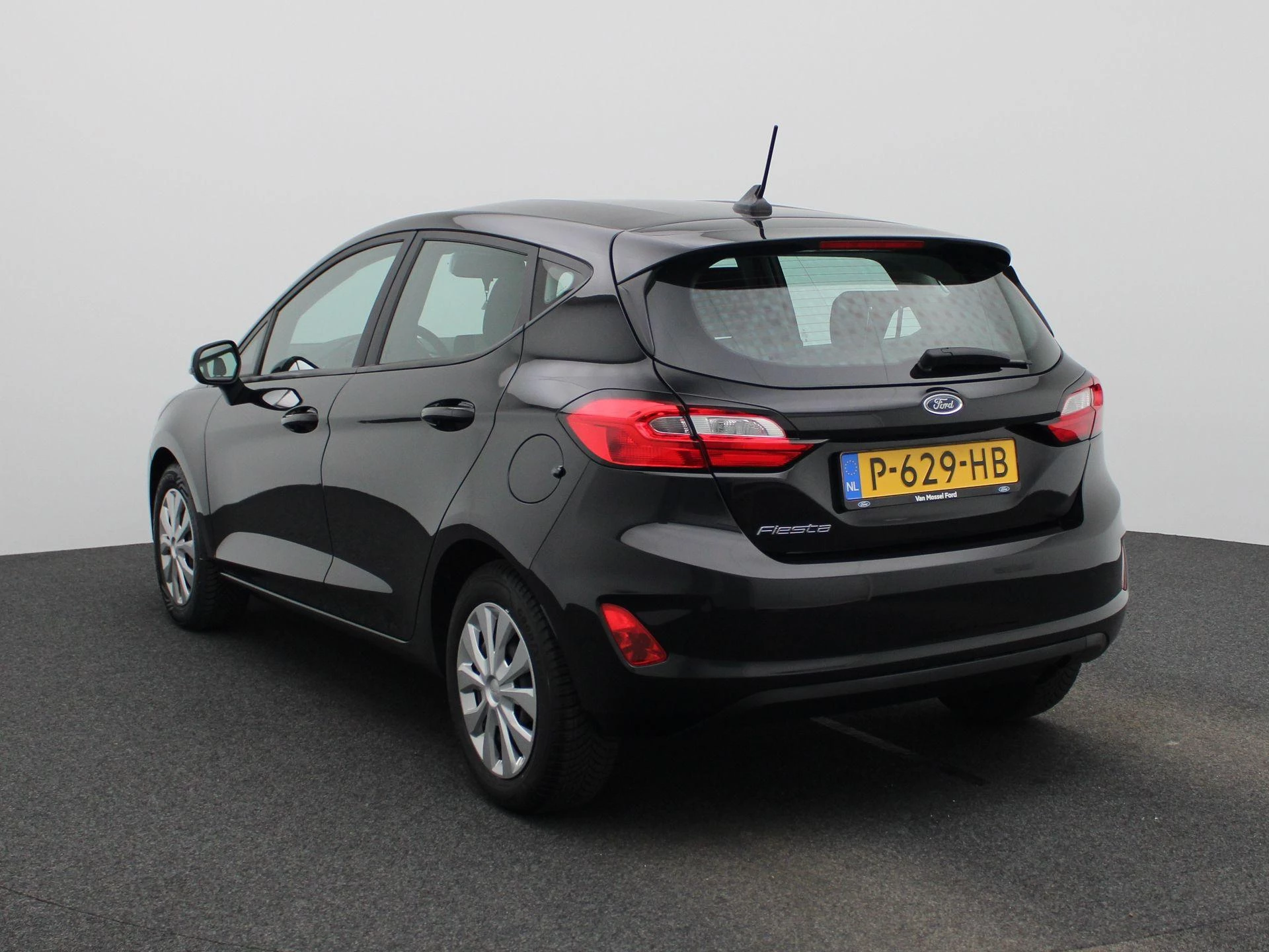 Ford Fiesta met kenteken P-629-HB – autofoto 3