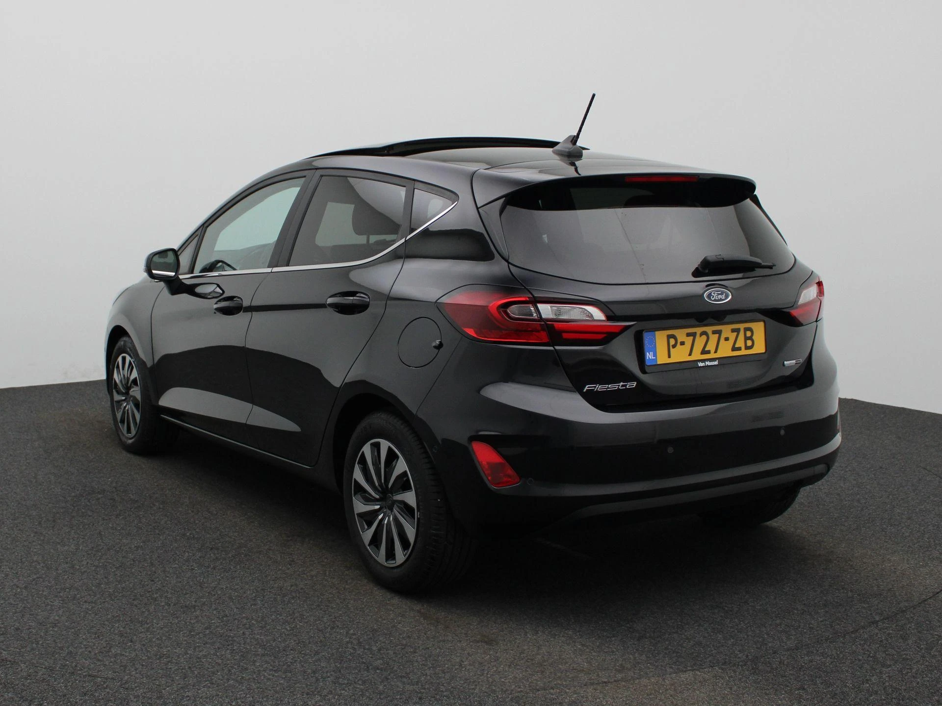 Ford Fiesta met kenteken P-727-ZB – autofoto 3