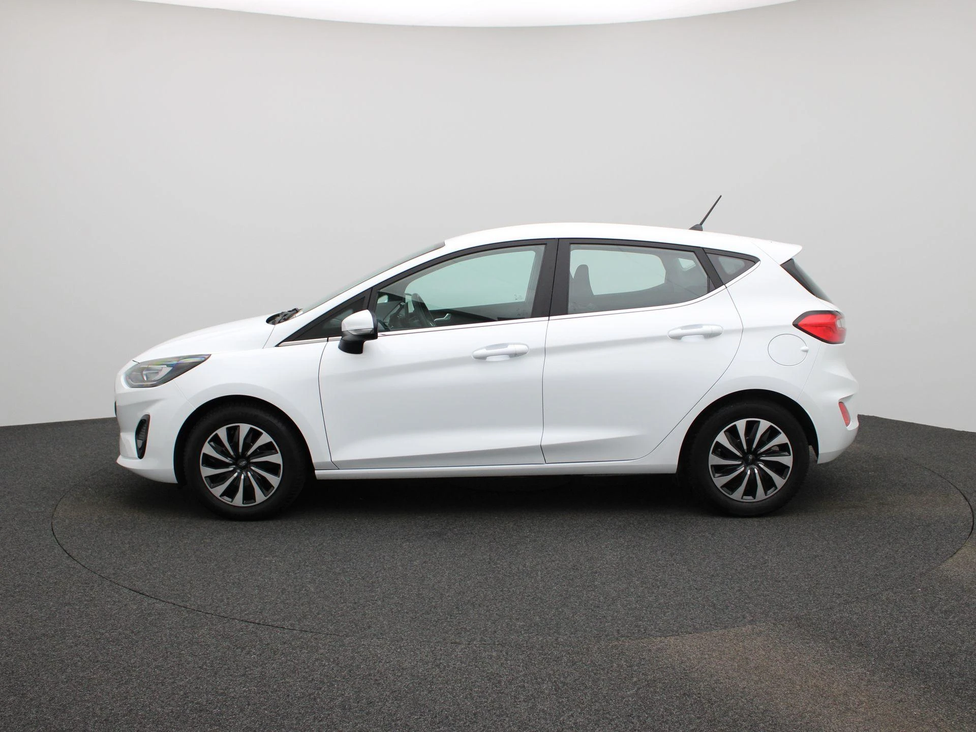 Ford Fiesta met kenteken R-260-KX – autofoto 5