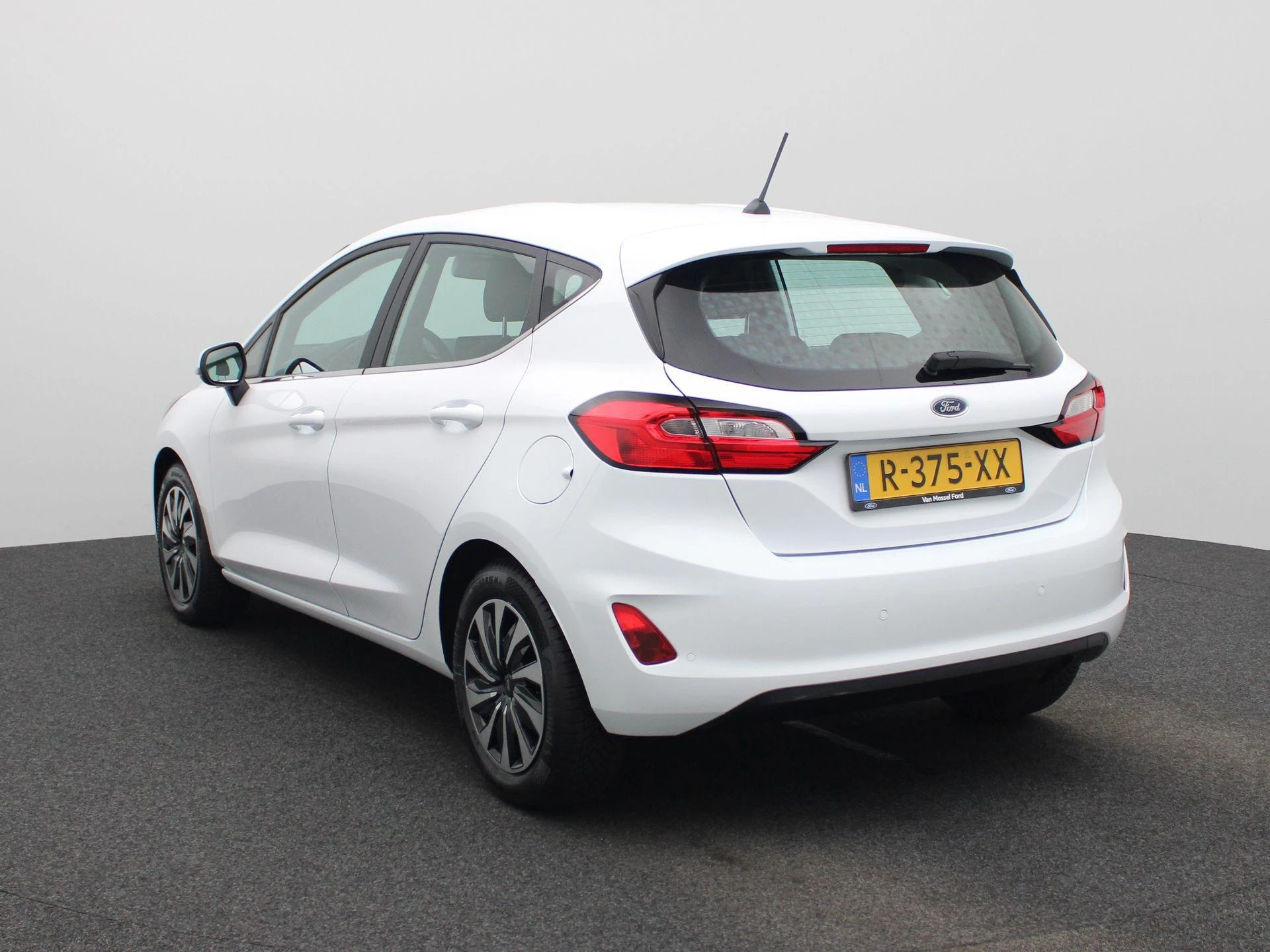 Ford Fiesta met kenteken R-375-XX – autofoto 3