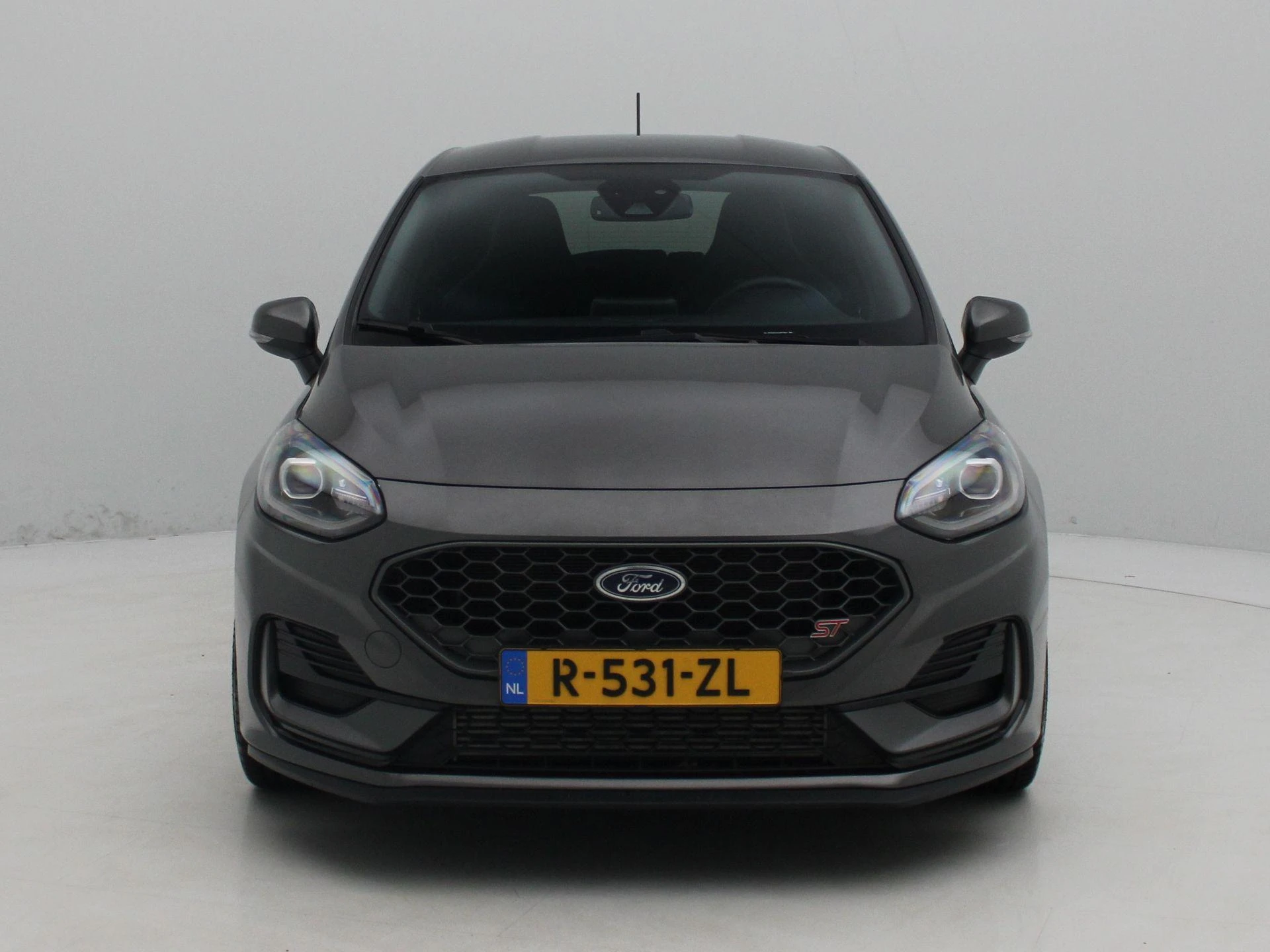 Ford Fiesta met kenteken R-531-ZL – autofoto 4