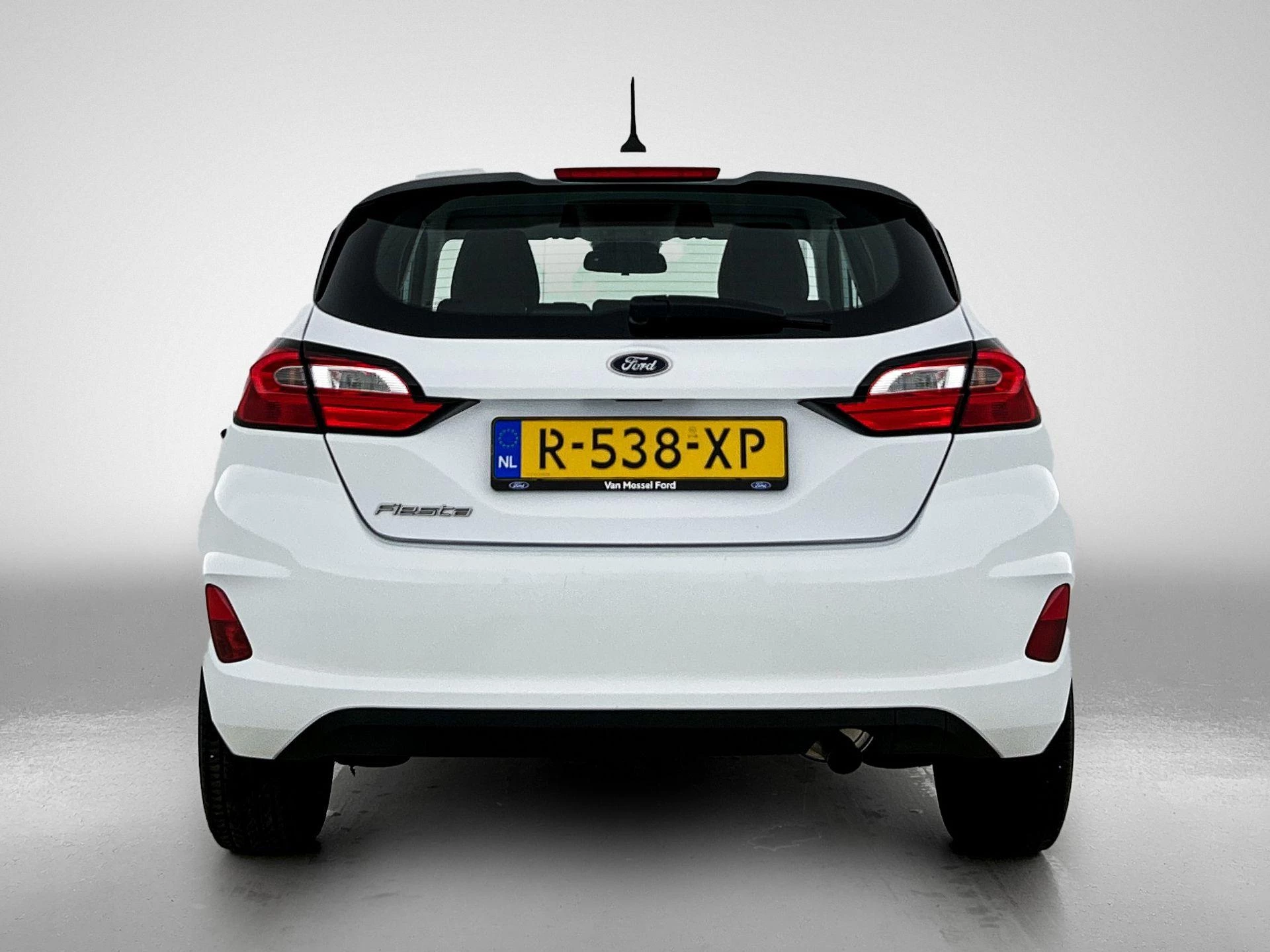 Ford Fiesta met kenteken R-538-XP – autofoto 5