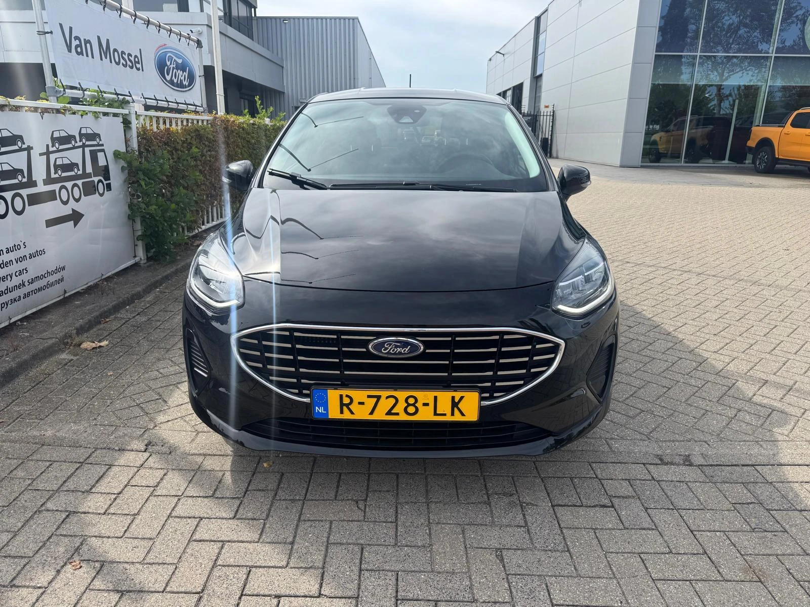 Ford Fiesta met kenteken R-728-LK – autofoto 5