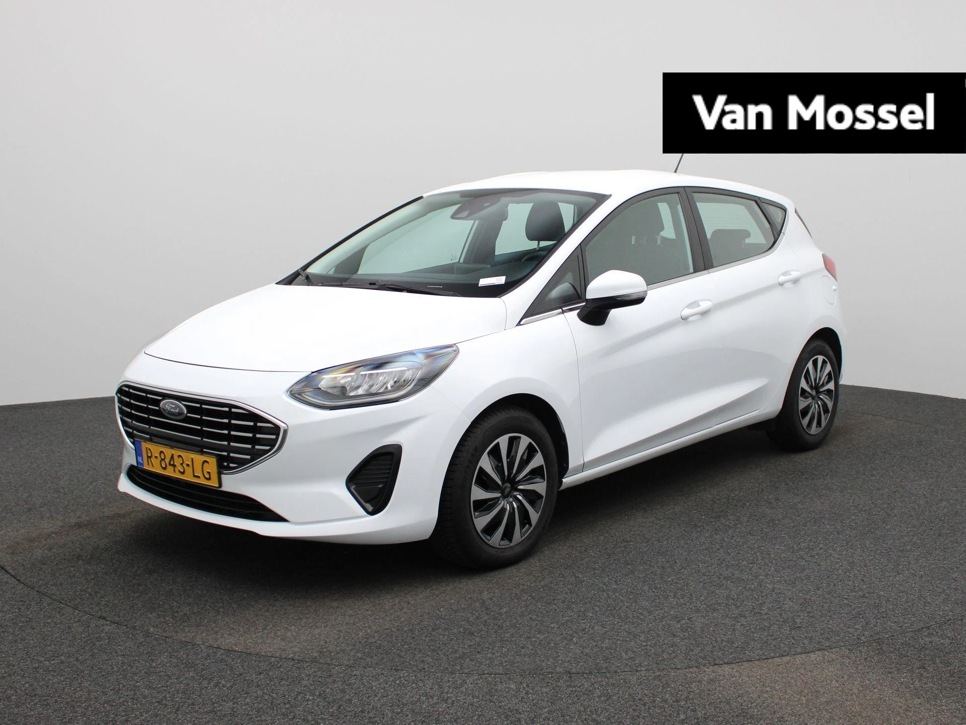 Ford Fiesta met kenteken R-843-LG – autofoto 2