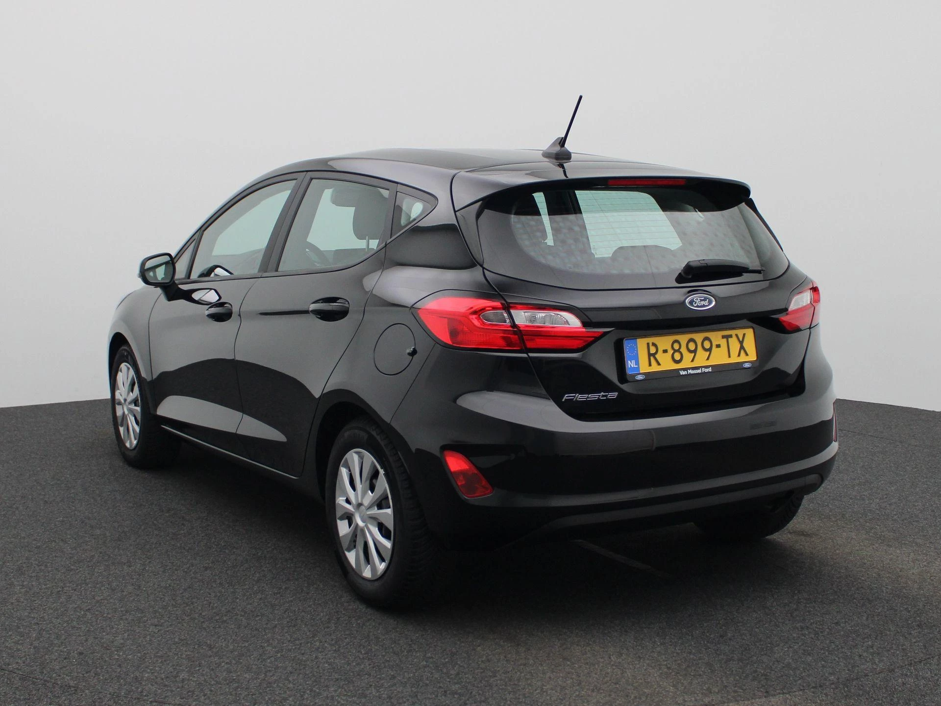 Ford Fiesta met kenteken R-899-TX – autofoto 3