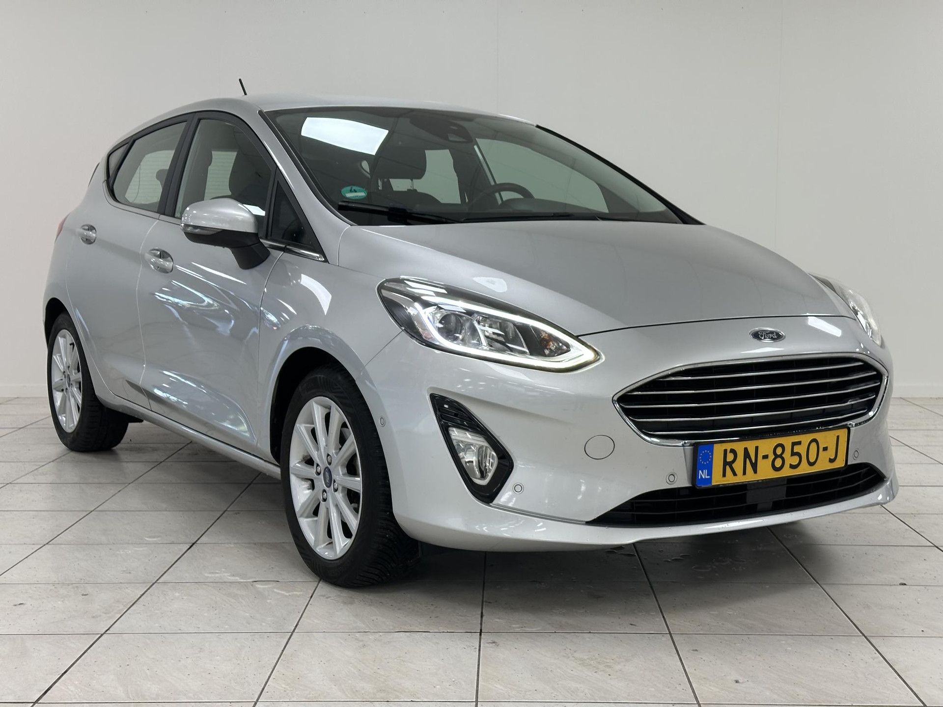 Ford Fiesta met kenteken RN-850-J – autofoto 5