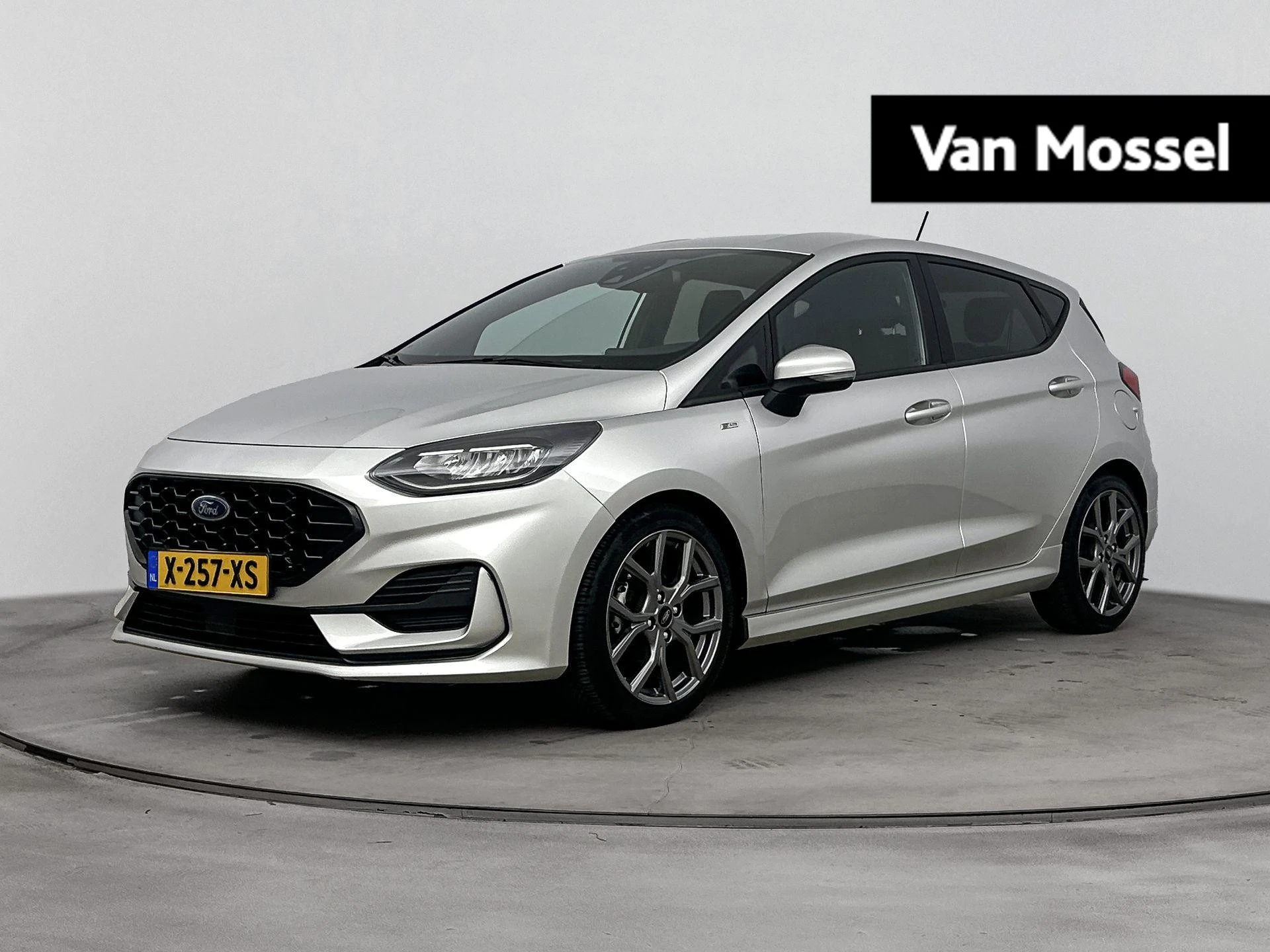 Ford Fiesta met kenteken X-257-XS – autofoto 2
