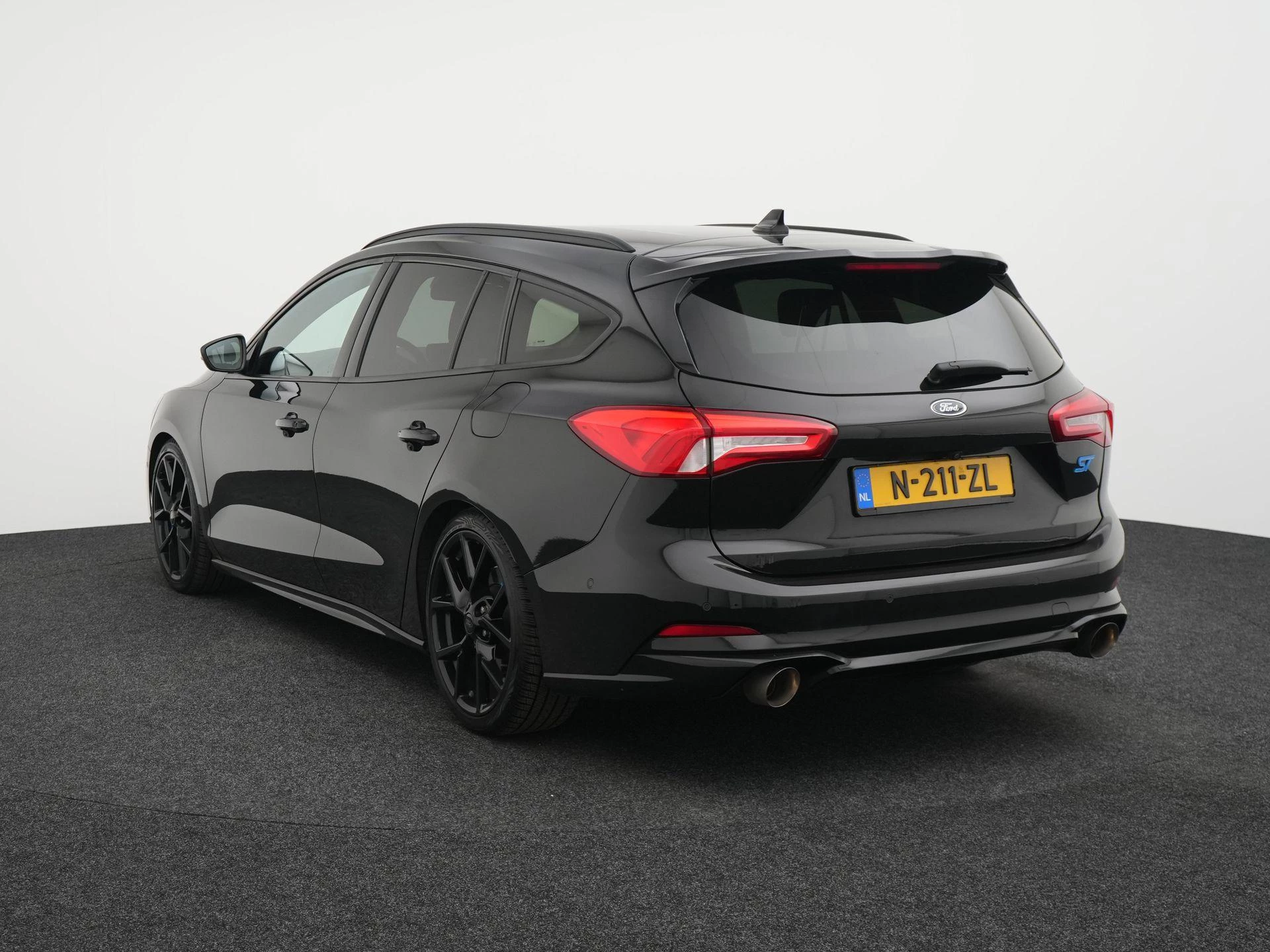 Ford Focus met kenteken 108100 – autofoto 3
