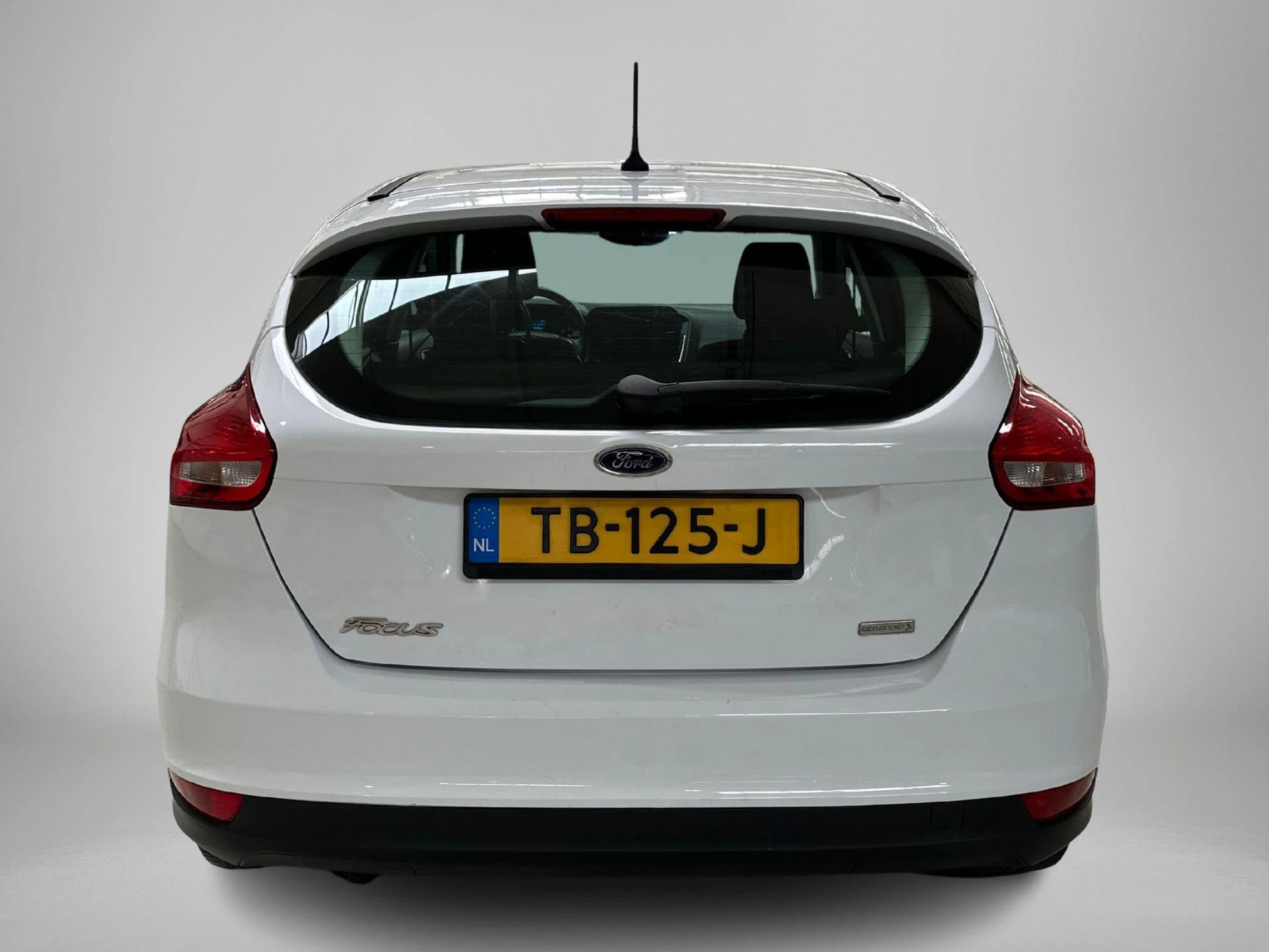 Ford Focus met kenteken 46100 – autofoto 5