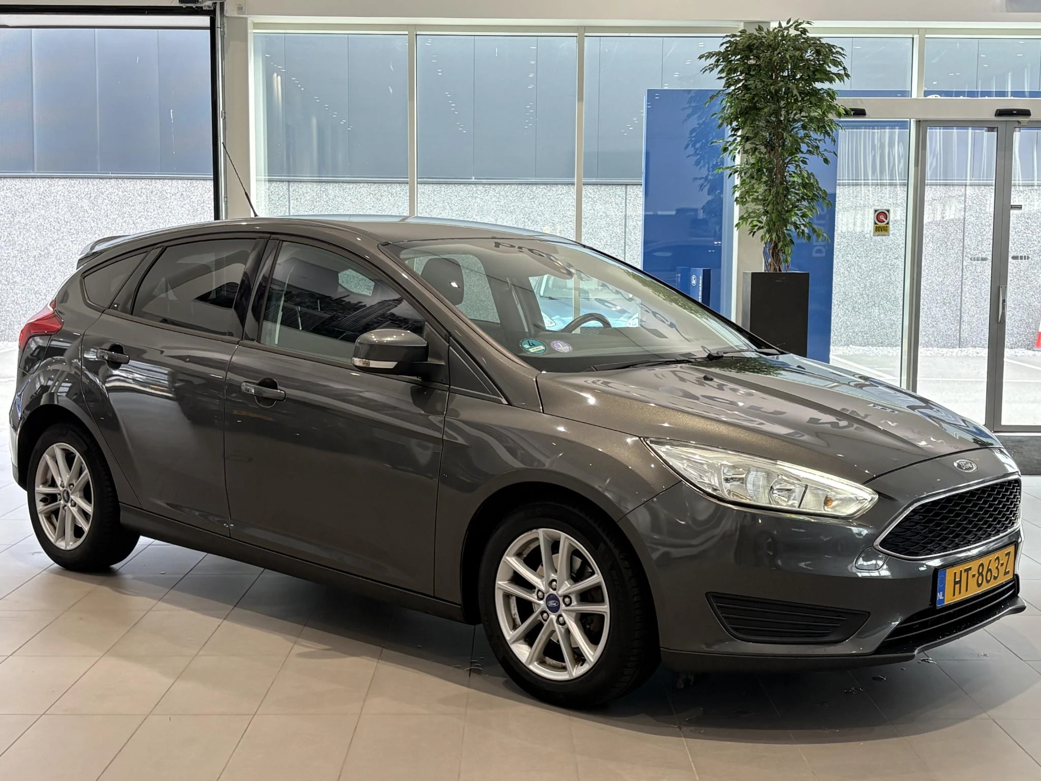 Ford Focus met kenteken 46100 – autofoto 5