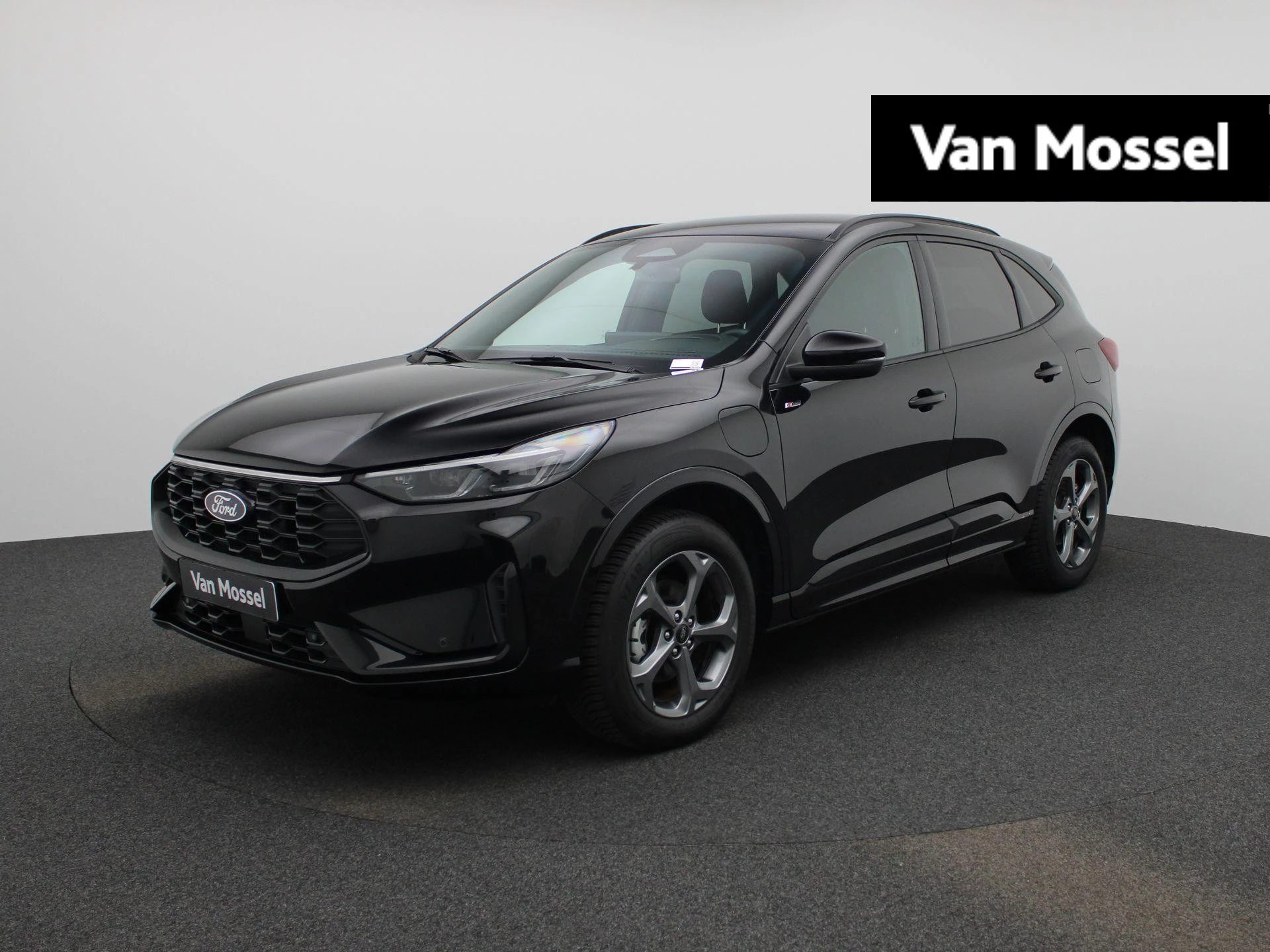 Ford Kuga met kenteken 09100 – autofoto 2