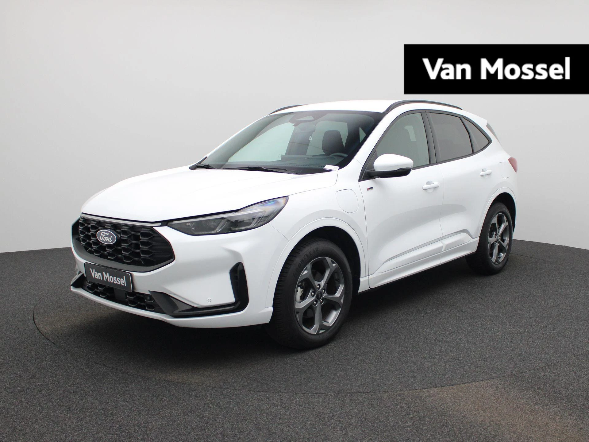 Ford Kuga met kenteken 09100 – autofoto 2