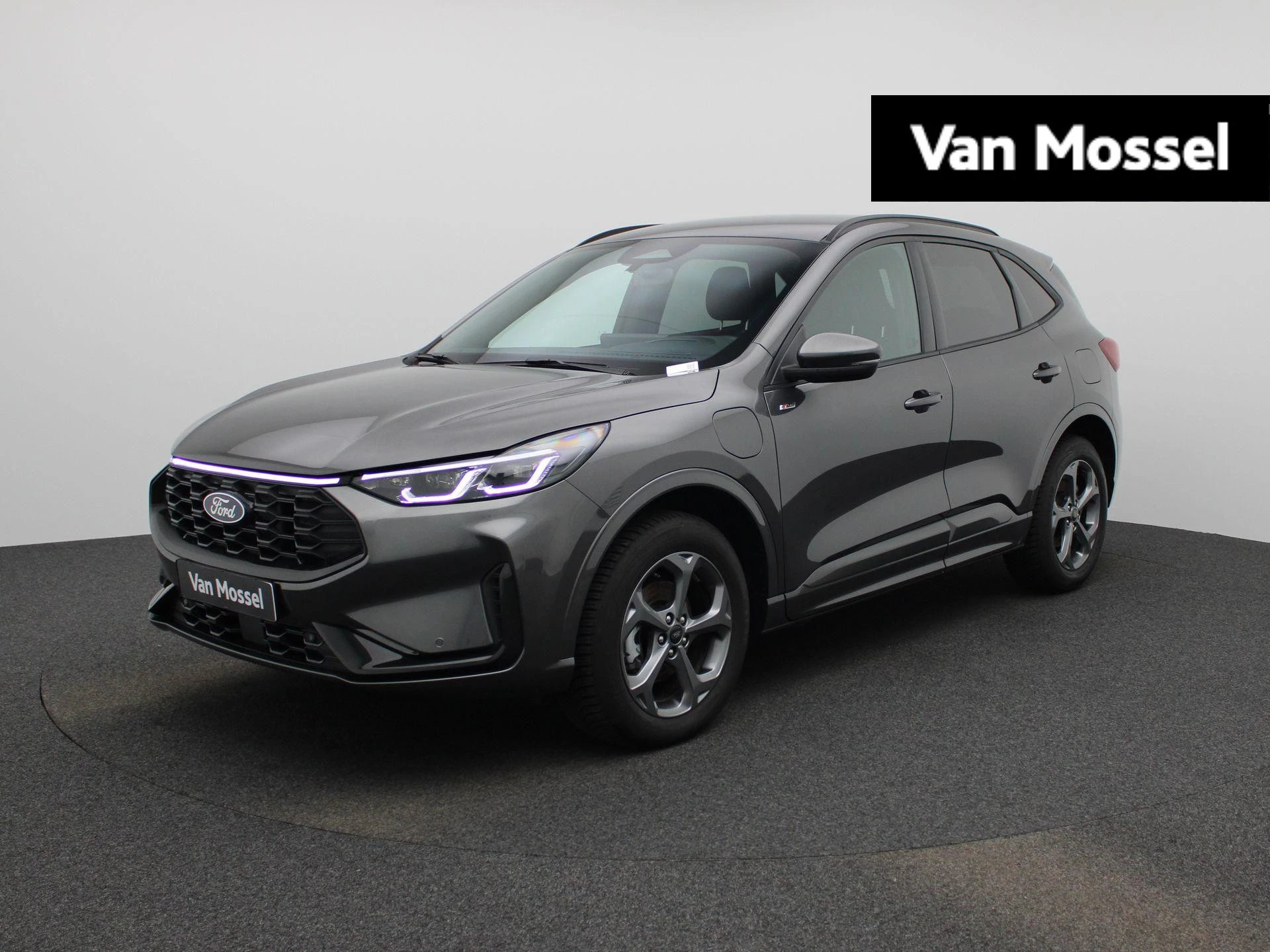 Ford Kuga met kenteken 09100 – autofoto 2