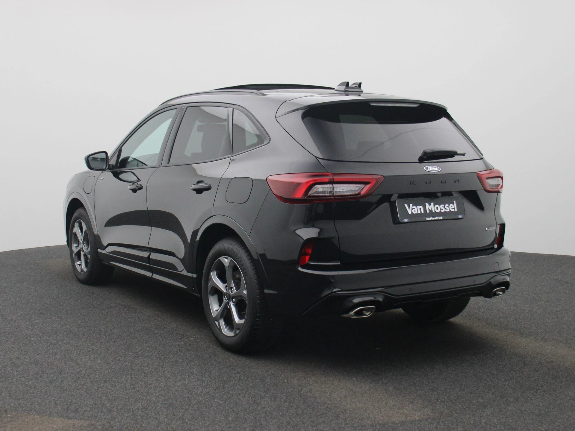 Ford Kuga met kenteken 09100 – autofoto 3