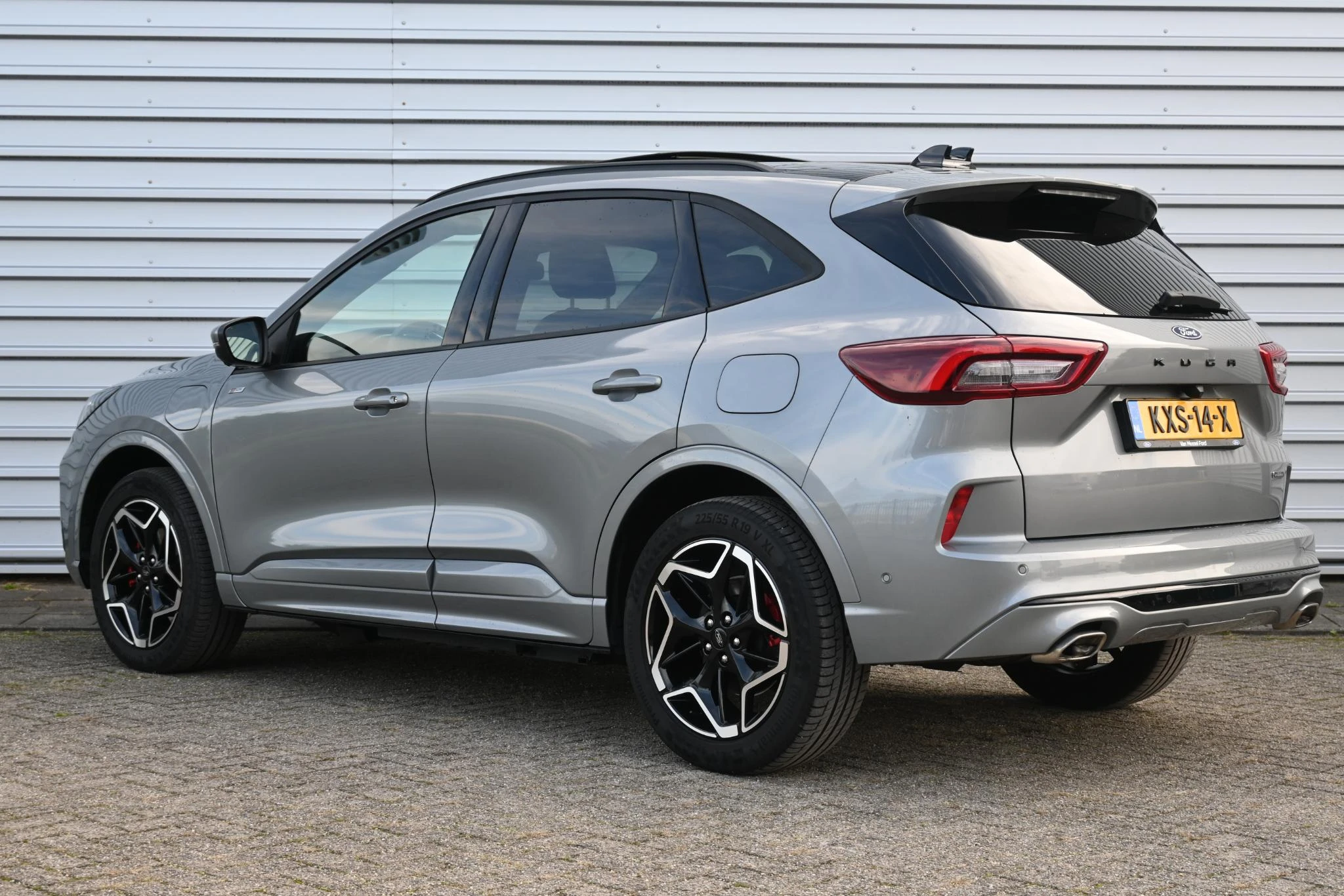 Ford Kuga met kenteken 09100 – autofoto 4