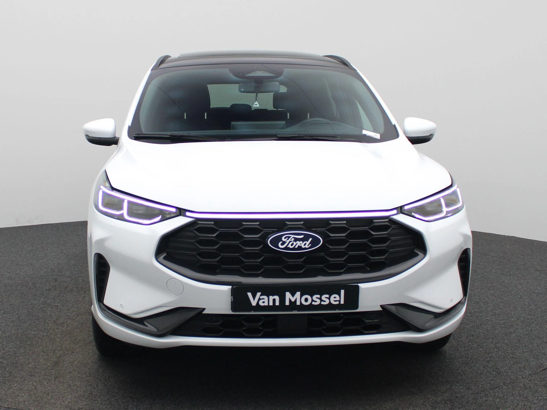 Ford Kuga met kenteken 09100 – autofoto 4