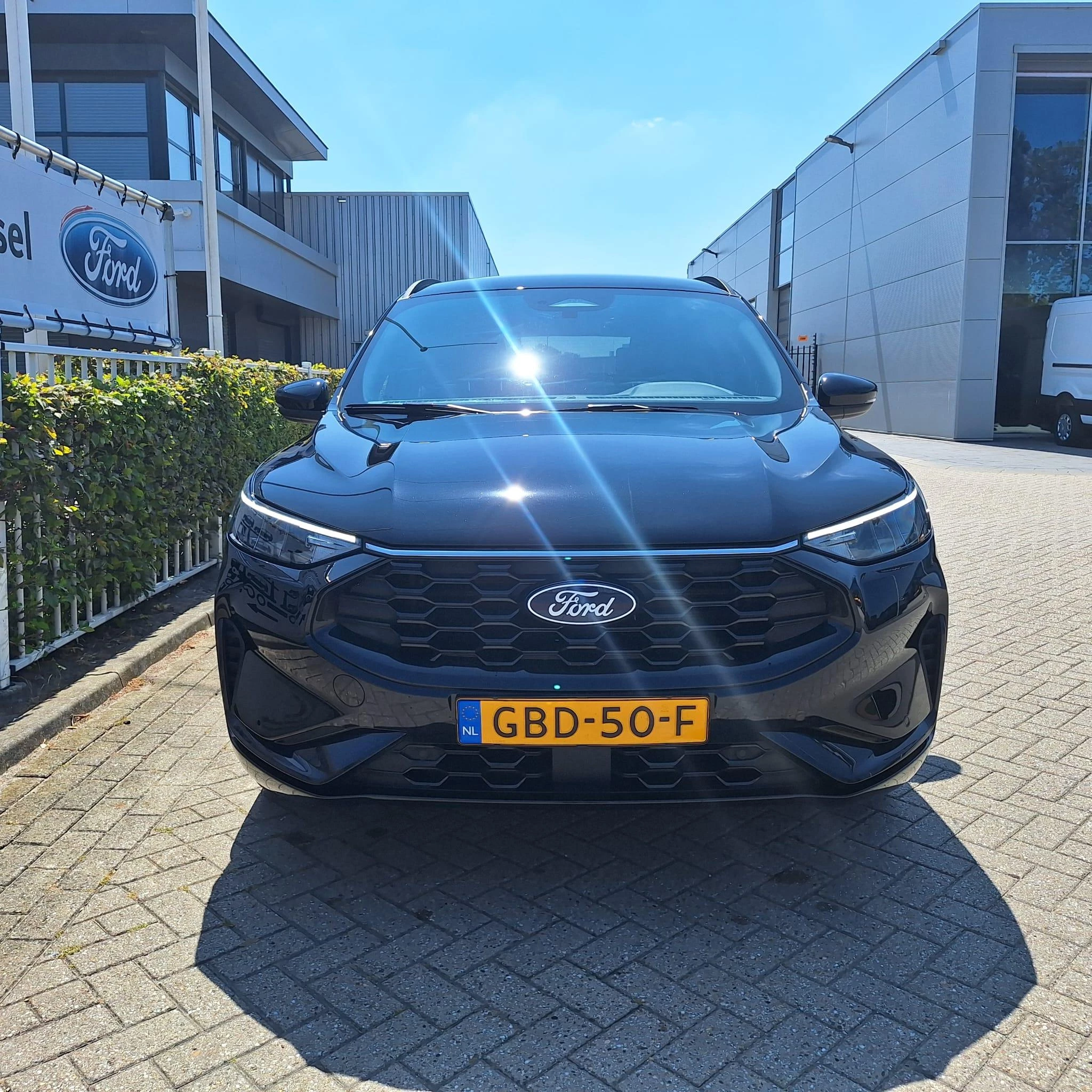 Ford Kuga met kenteken 09100 – autofoto 4