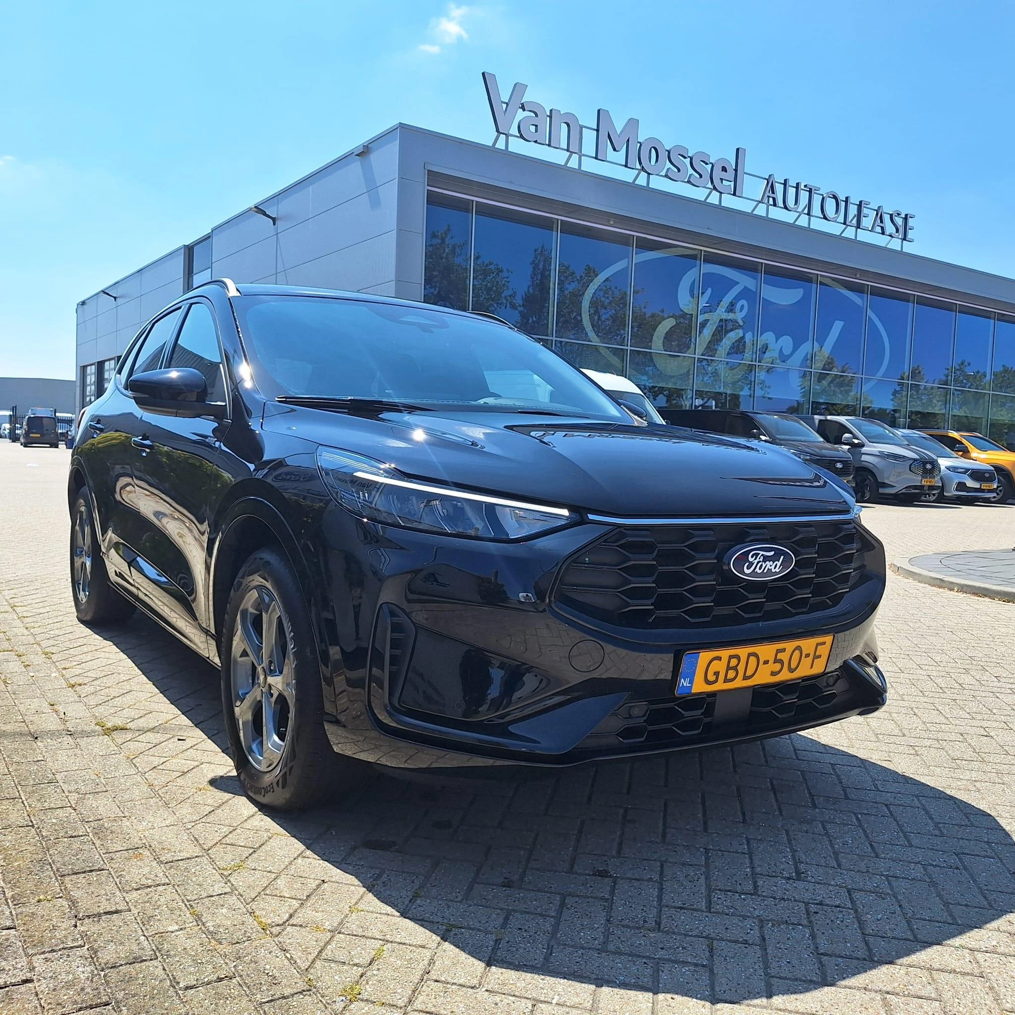 Ford Kuga met kenteken 09100 – autofoto 5