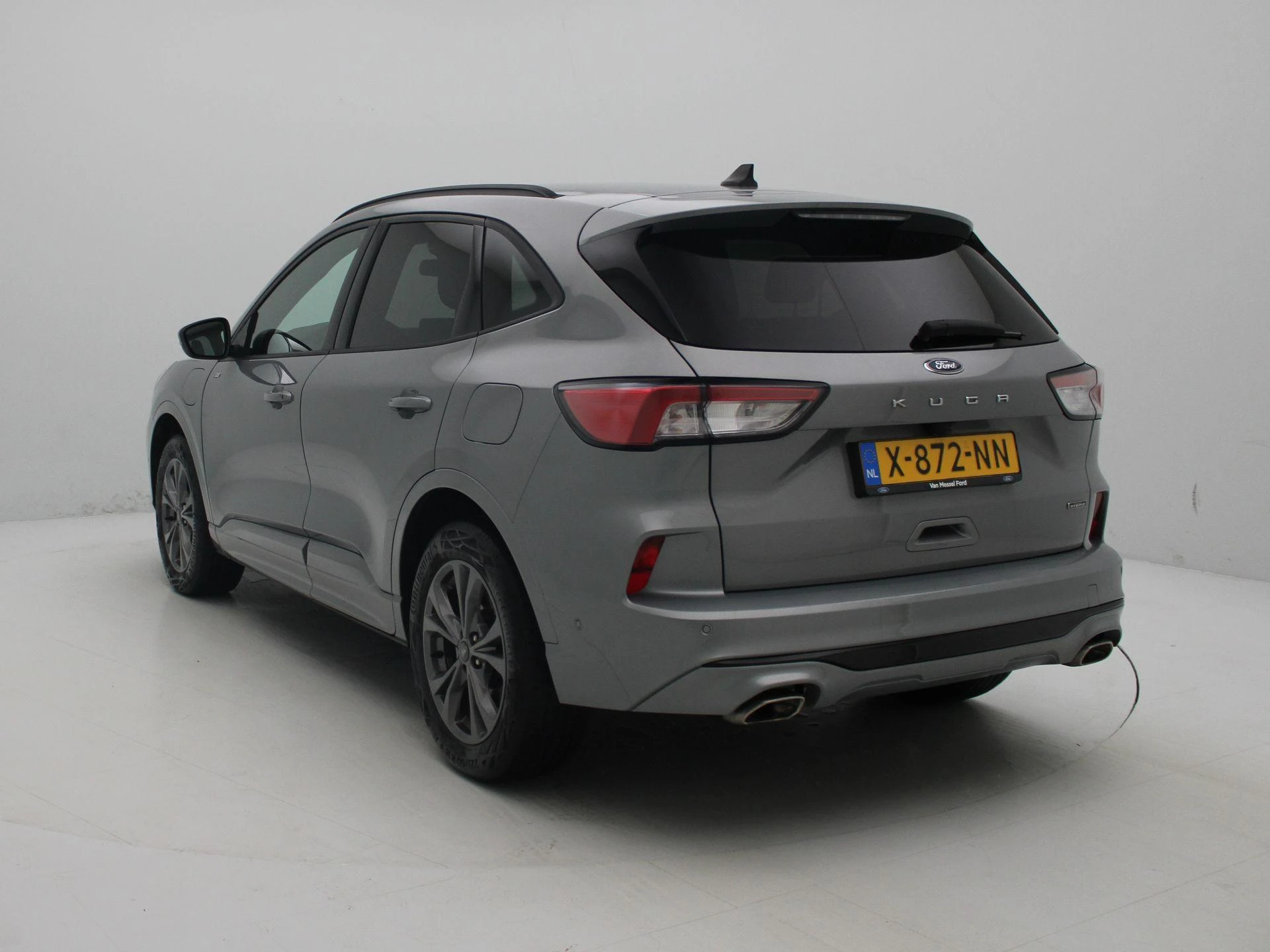 Ford Kuga met kenteken 10100 – autofoto 3