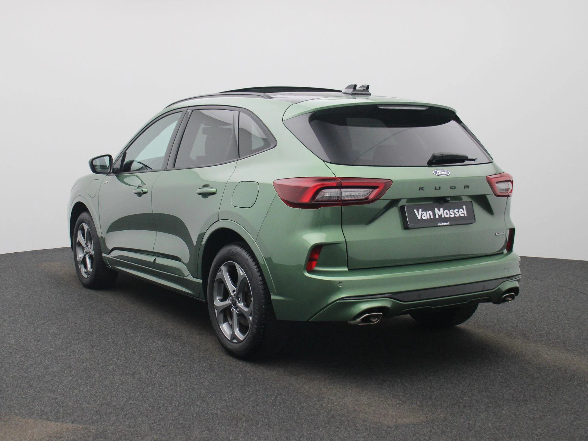 Ford Kuga met kenteken 10100 – autofoto 4