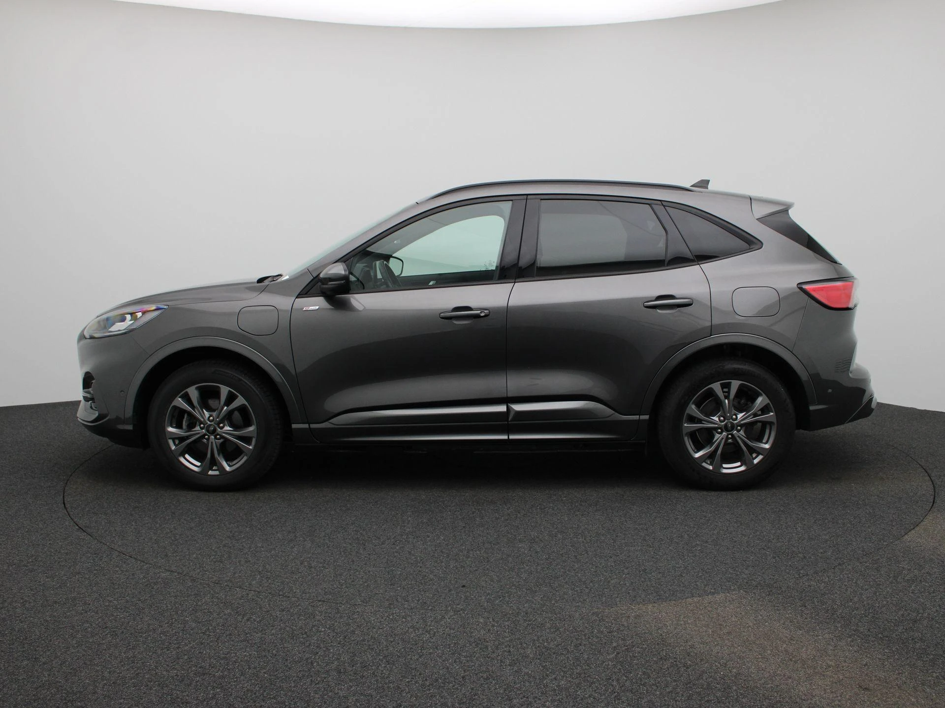 Ford Kuga met kenteken 10100 – autofoto 5