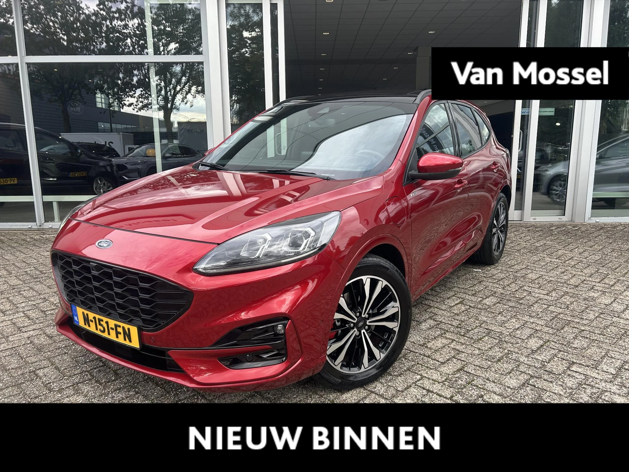 Ford Kuga met kenteken 12100 – autofoto 2