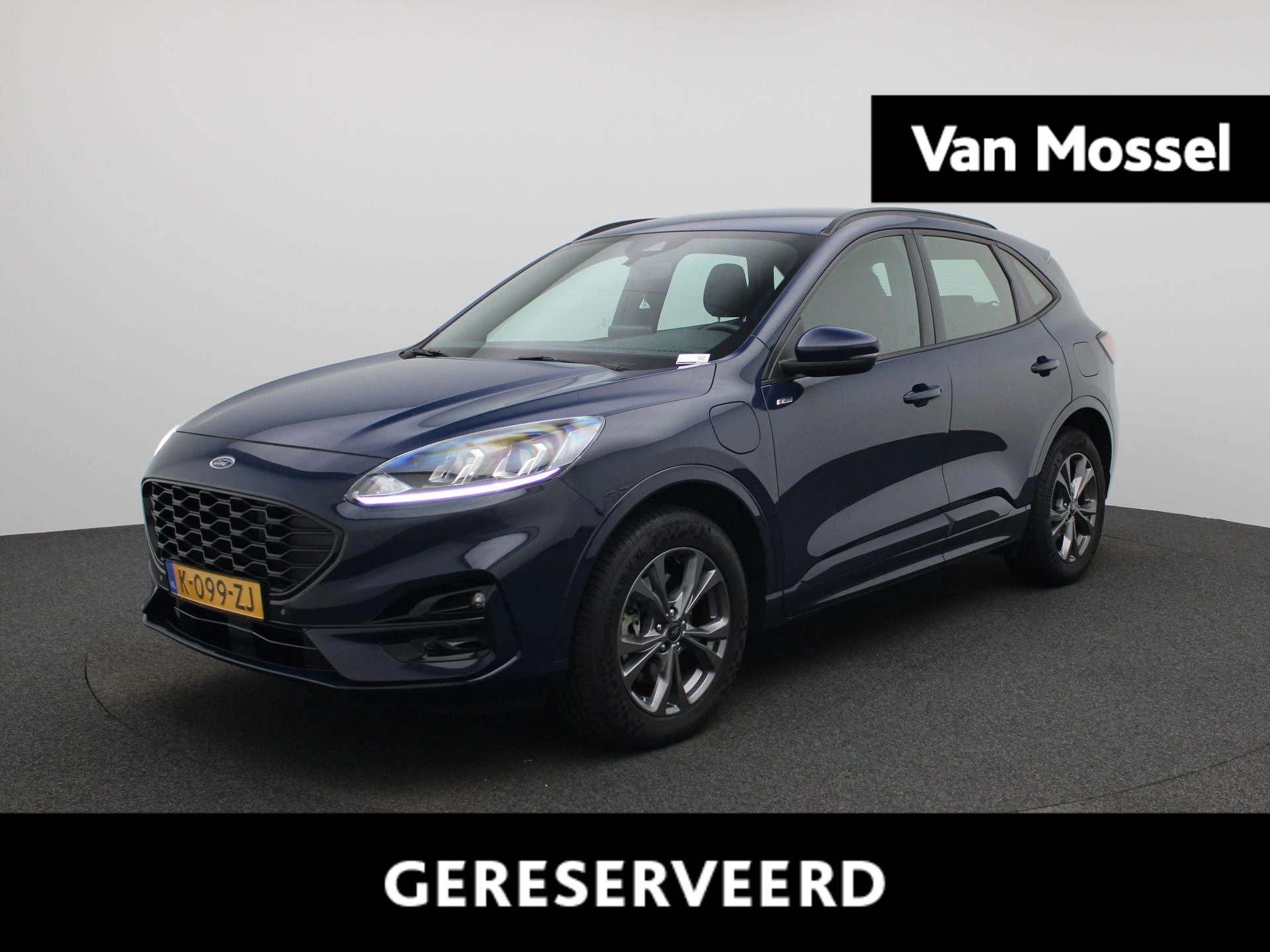 Ford Kuga met kenteken 12100 – autofoto 2