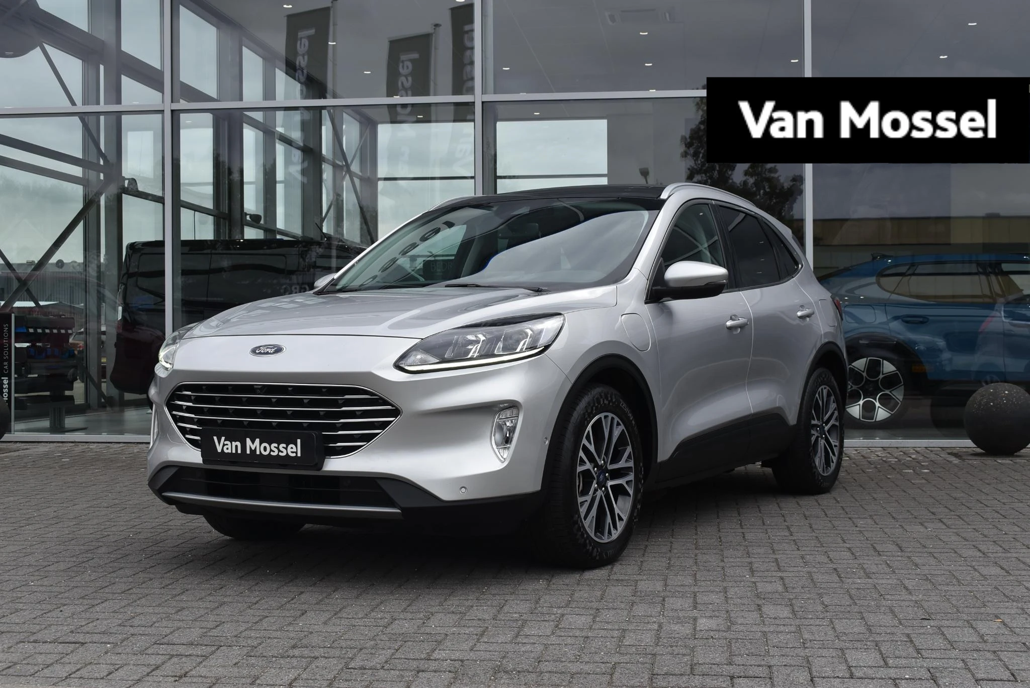 Ford Kuga met kenteken 12100 – autofoto 2