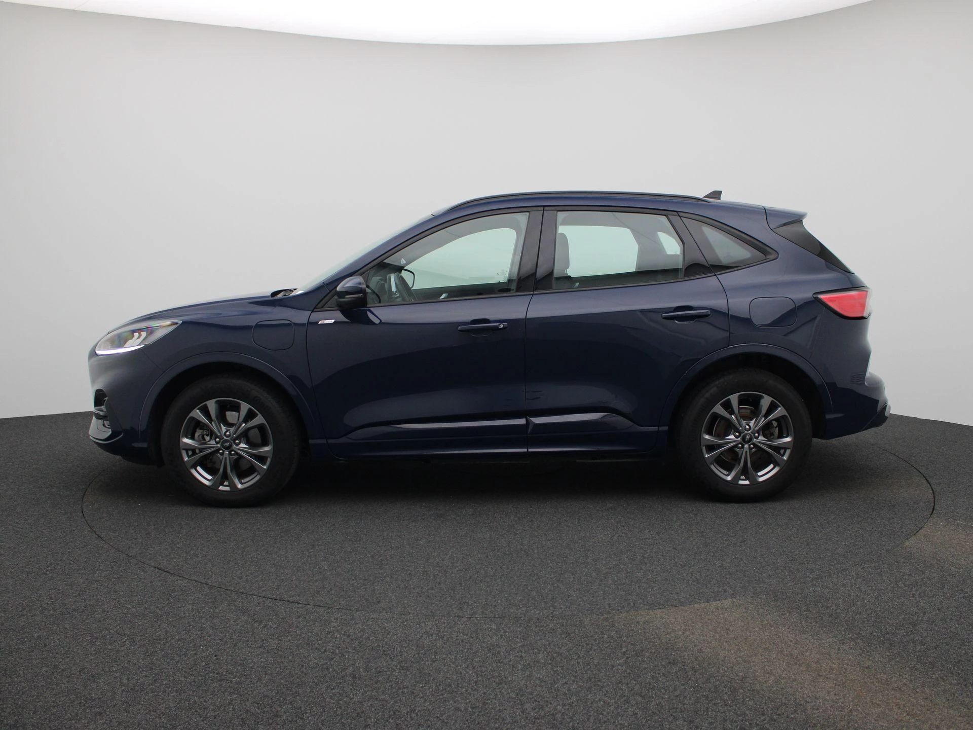 Ford Kuga met kenteken 12100 – autofoto 5